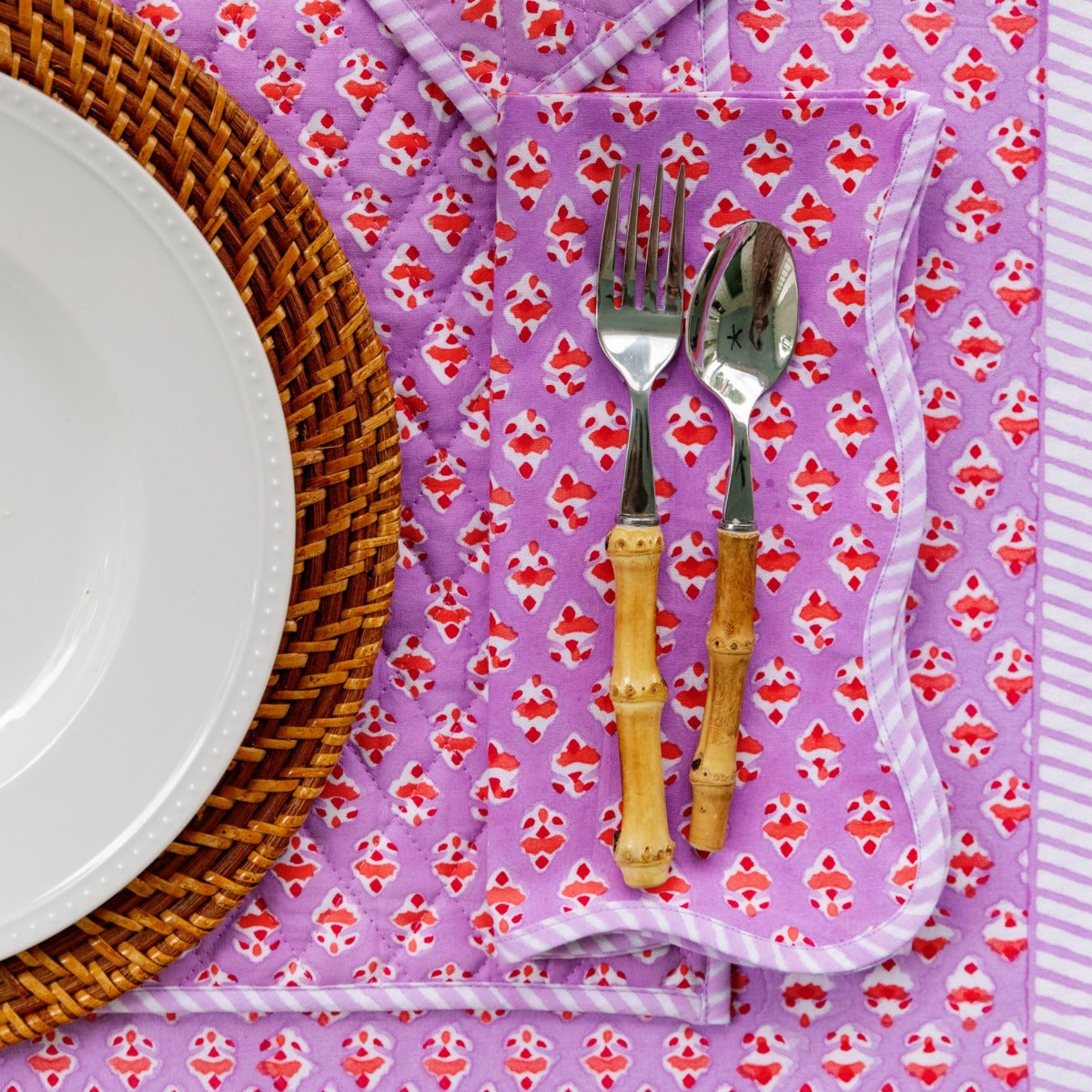 Ambroeus Premium Cotton Napkins - Set of 4 Soft Absorbent Dinner Napkins for Formal Dining, Parties & Everyday Use