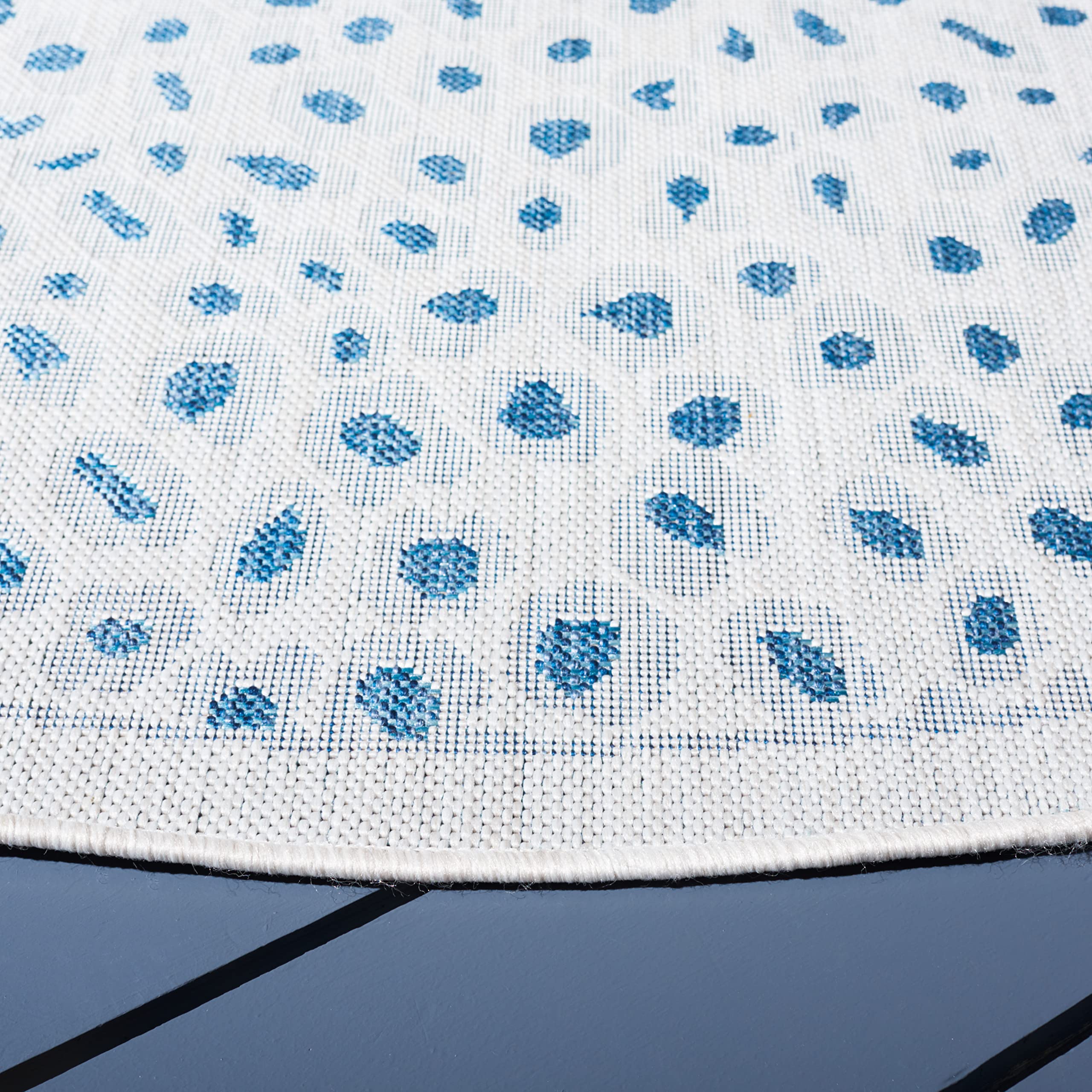 SAFAVIEH Courtyard Collection 6'7