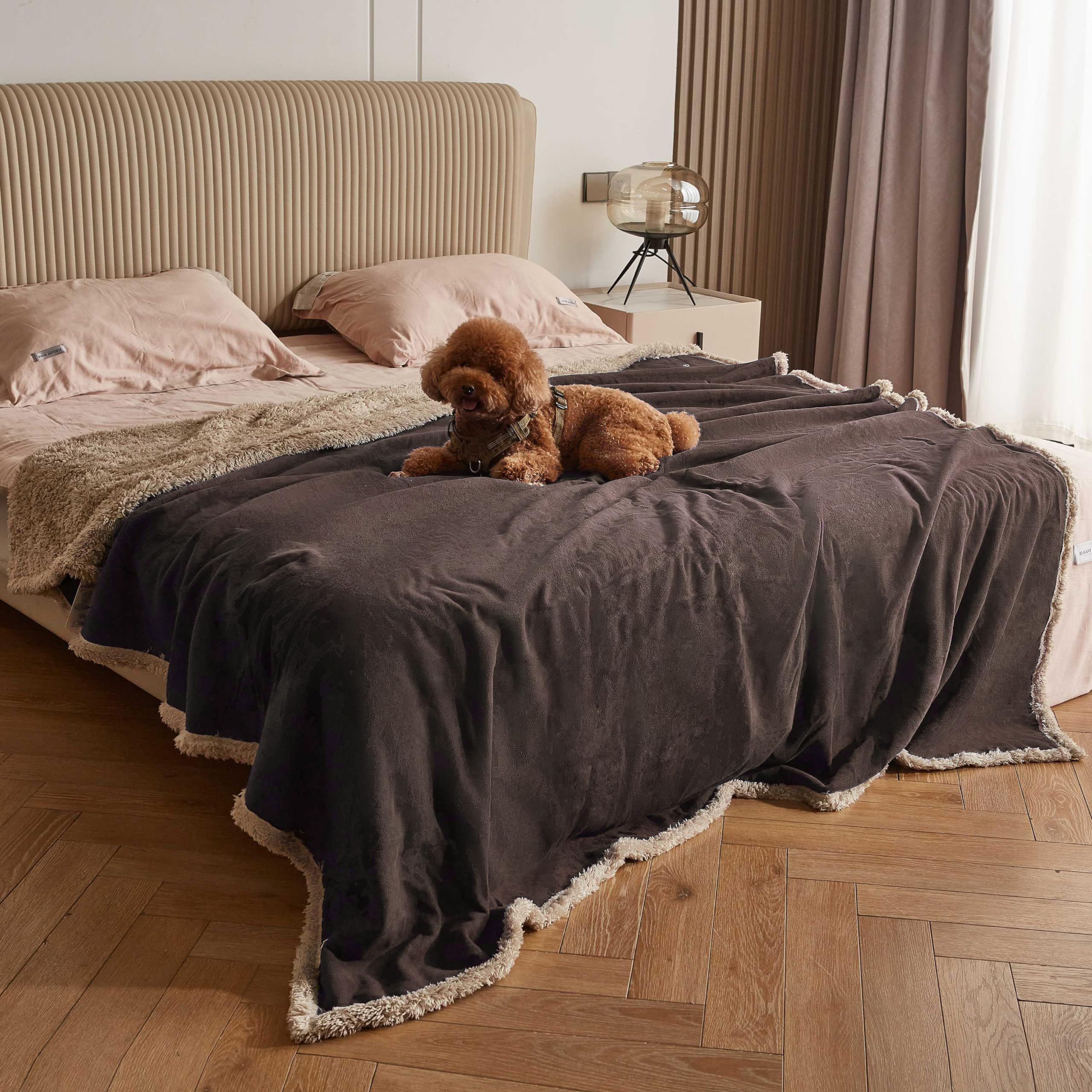 Kritter Planet Large Waterproof Pet Blanket - Reversible Sherpa Fleece Dog Bed Cover for Medium & Large Dogs - Liquid Proof Furniture Protector for Couches, Sofas & Beds - Perfect for Cuddling, Travel & Home Use