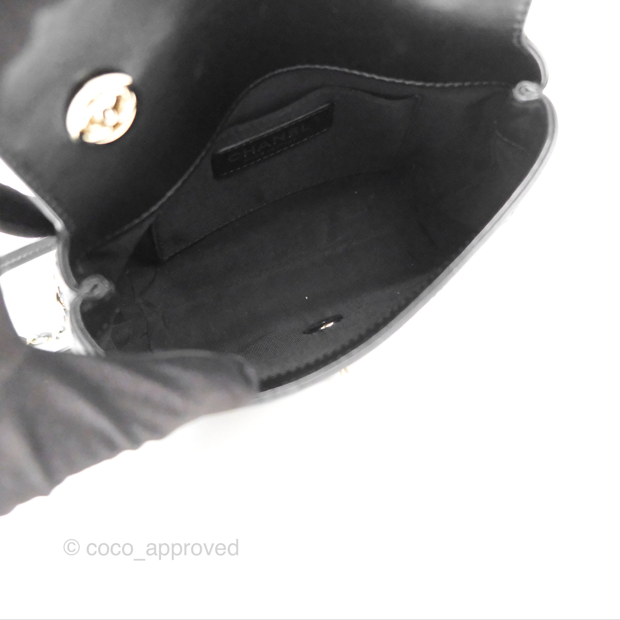 Authentic Chanel Small Flap Bag in Black Calfskin Leather - Perfect for Evening Events & Luxury Fashion Accessories