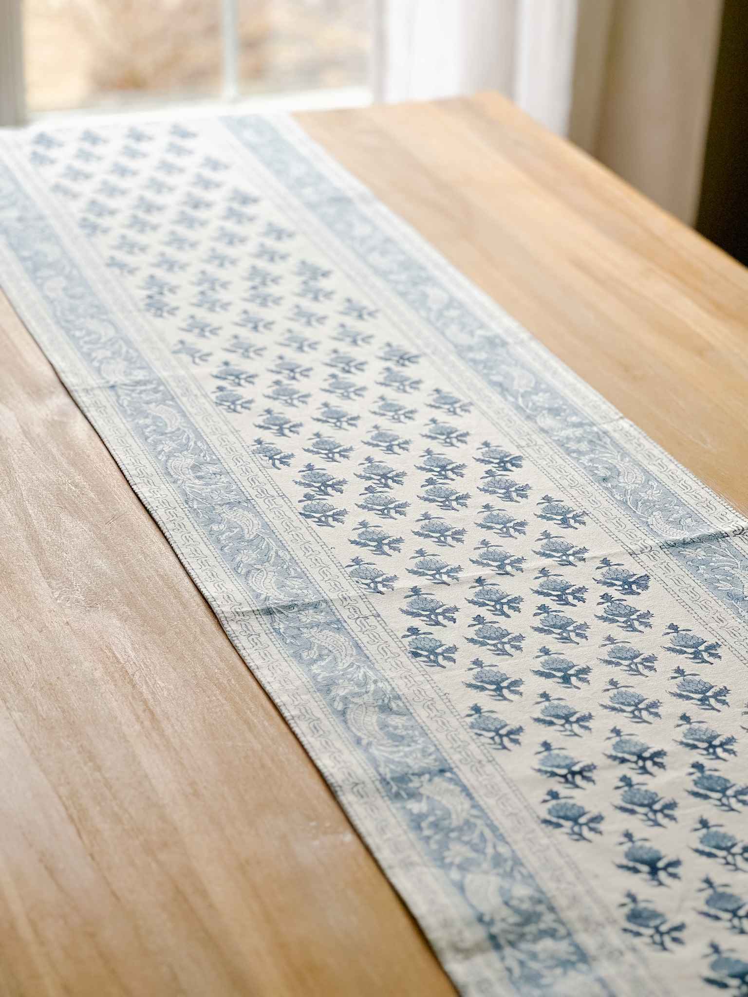 Elegant Madonna Table Runner - Premium Cotton Linen Dining Decor for Weddings, Holidays & Special Occasions