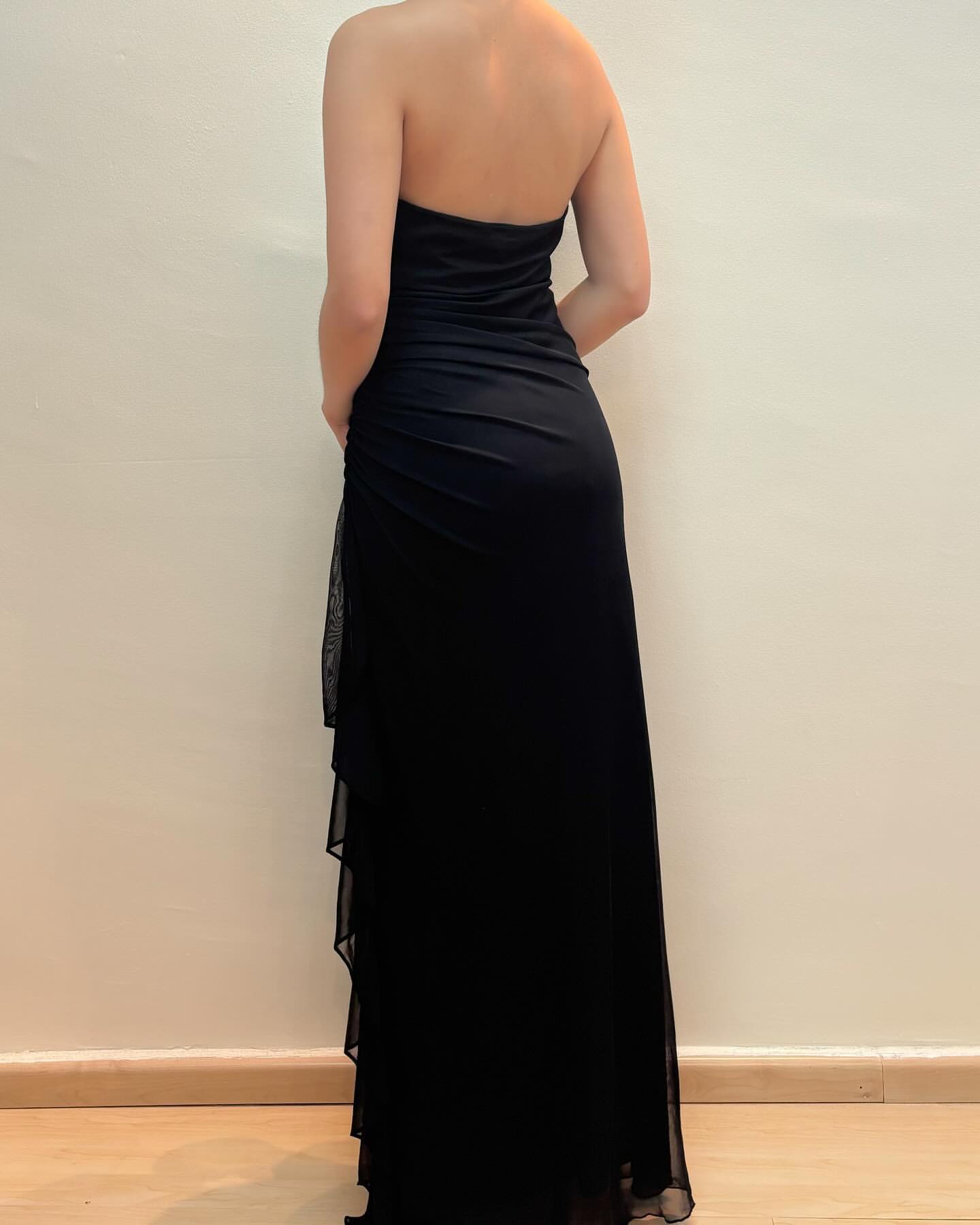 Elegant Black Halter Neck Ruffle Sheath Prom Dress - Vintage Formal Gown J5886 for Homecoming, Evening Parties & Special Occasions