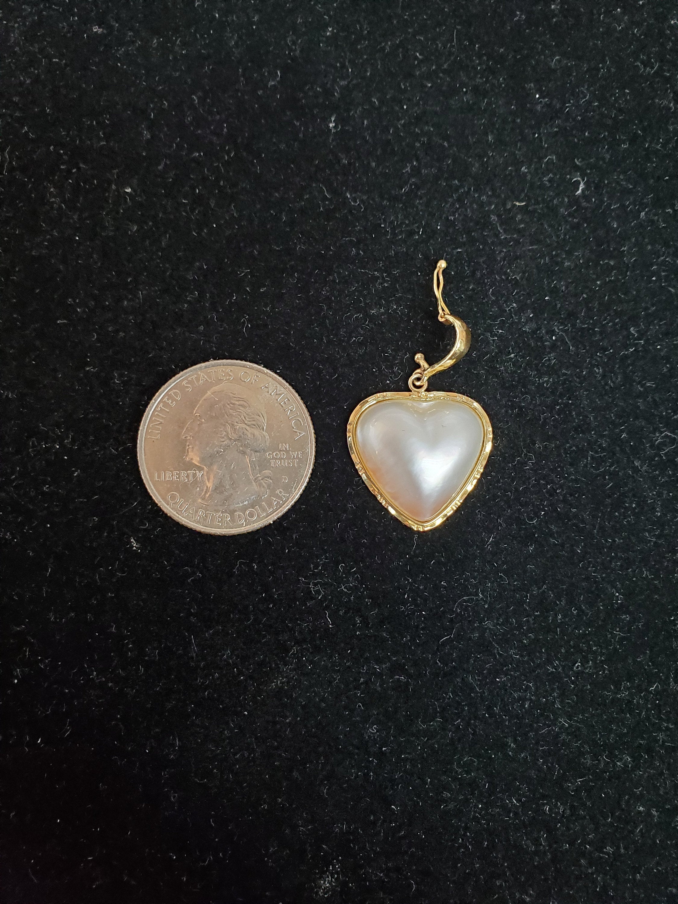 Elegant Mother of Pearl Heart Shaped Necklace for Women - Perfect Gift for Valentine's Day, Anniversary & Romantic Occasions