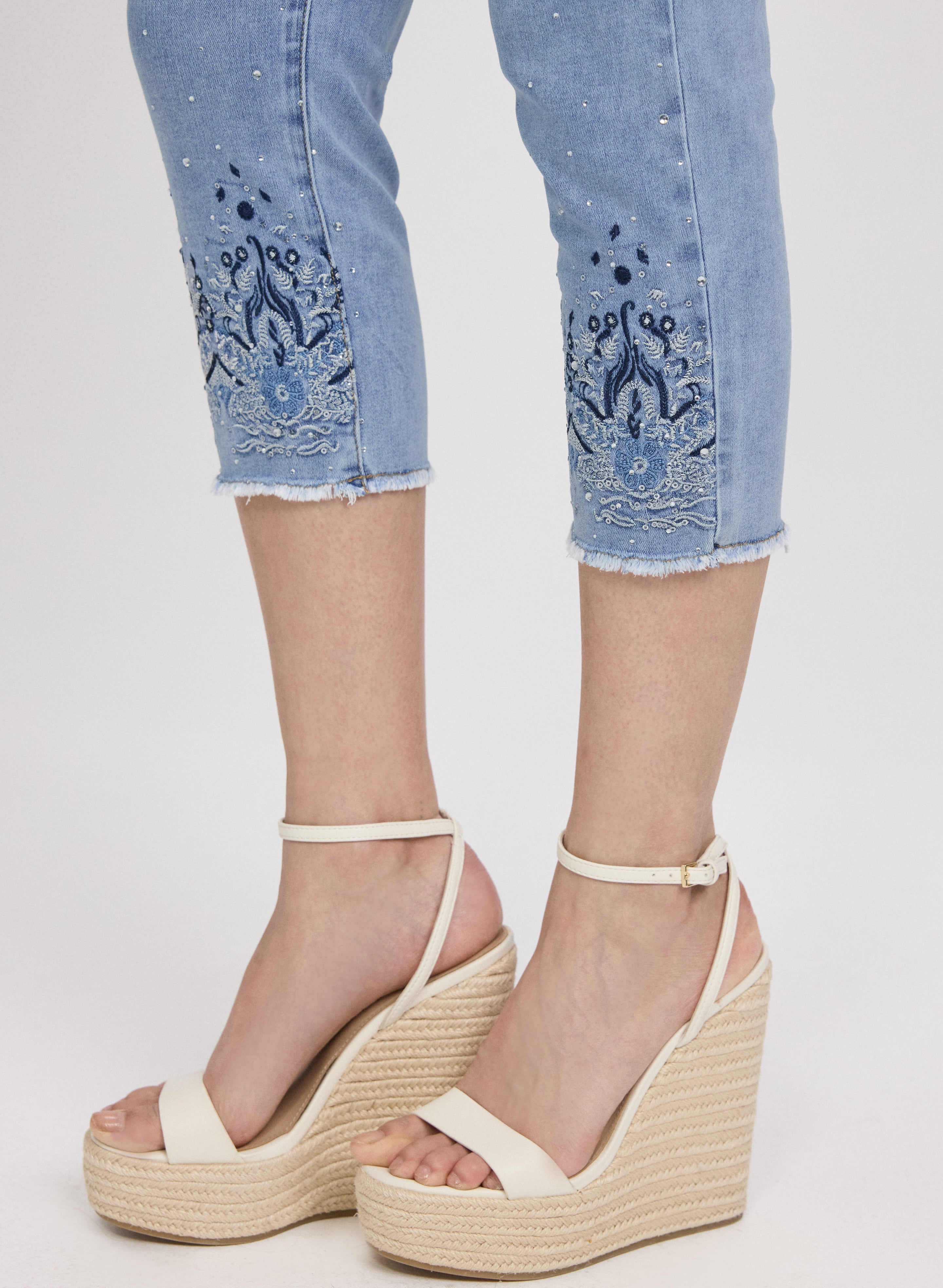 Embellished Denim Capris for Women - Stylish Distressed Cropped Jeans with Rhinestone Details | Perfect for Summer Outfits, Casual Wear & Date Nights