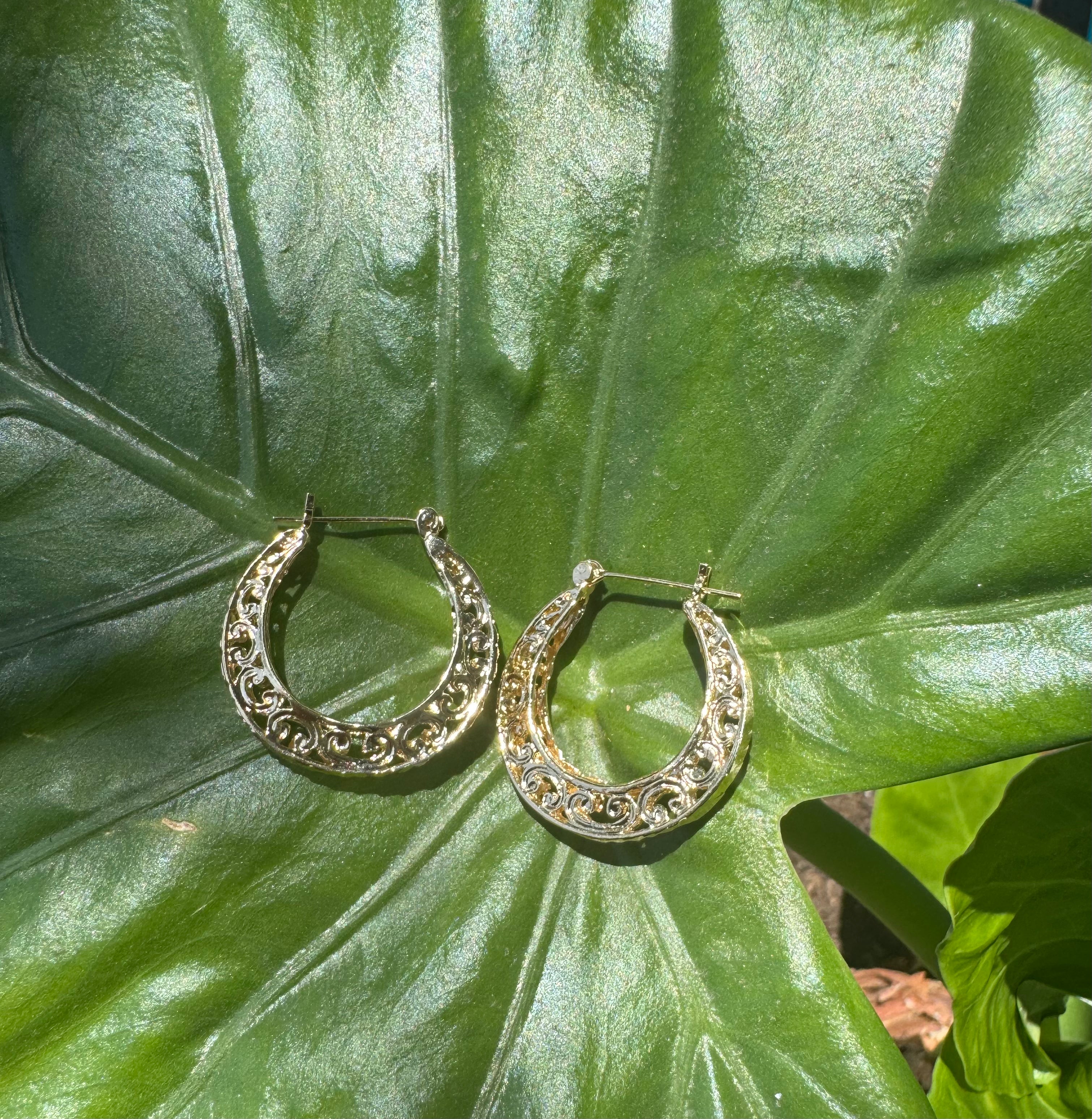 Stylish Edged Hoops Earrings for Women - Trendy Geometric Hoop Earrings for Everyday Wear & Special Occasions