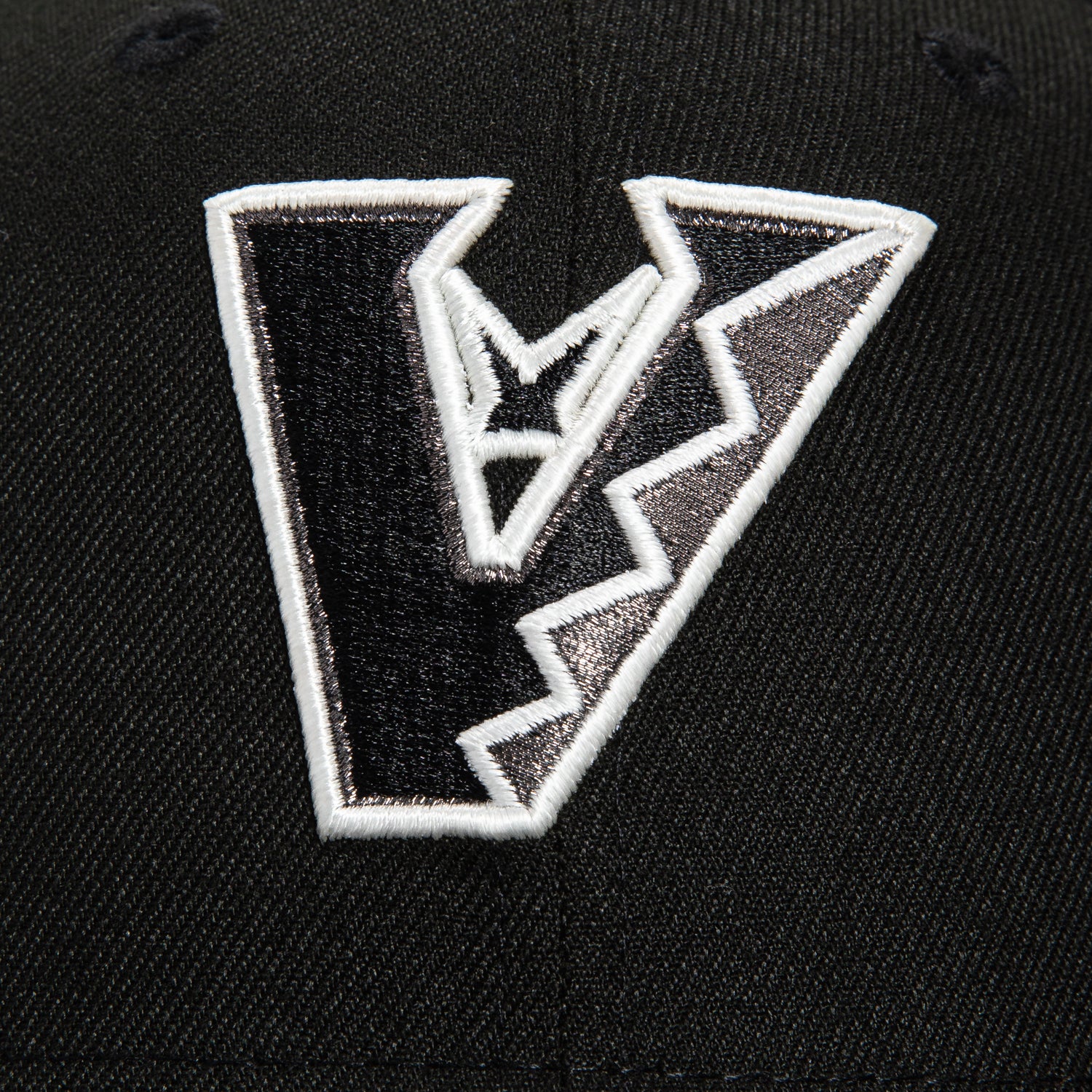 New Era 59Fifty Glow in the Dark Arizona Diamondbacks 2001 World Series Patch Upside Down Snapback Hat - Black & White - Perfect for Night Games, Concerts & Collectors