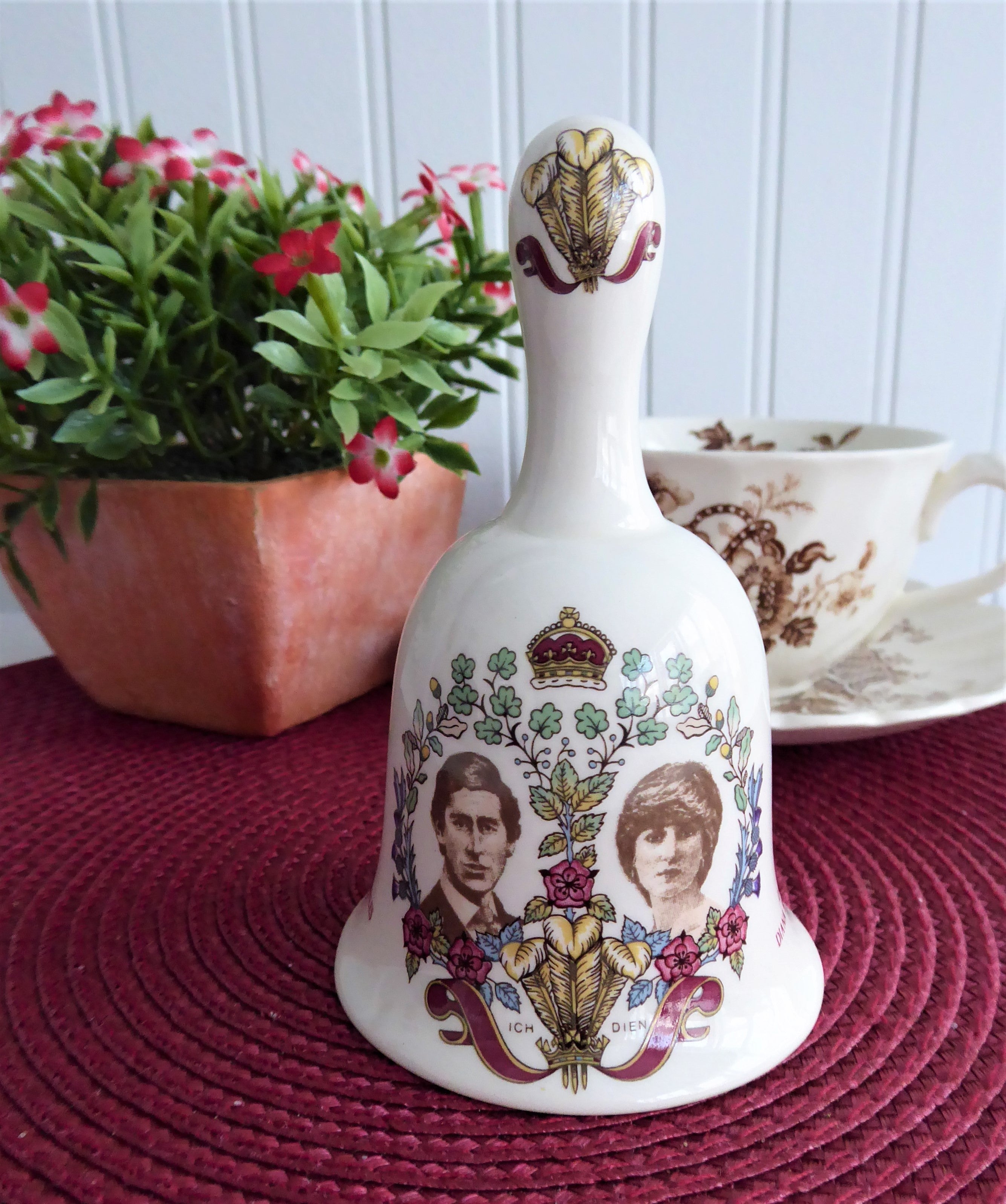 Vintage Hostess Bell 1981 Royal Wedding Commemorative - Prince Charles & Princess Diana Collectible Dinner Bell by Masons - Perfect for Royal Memorabilia Collections, Tea Parties & British History Enthusiasts