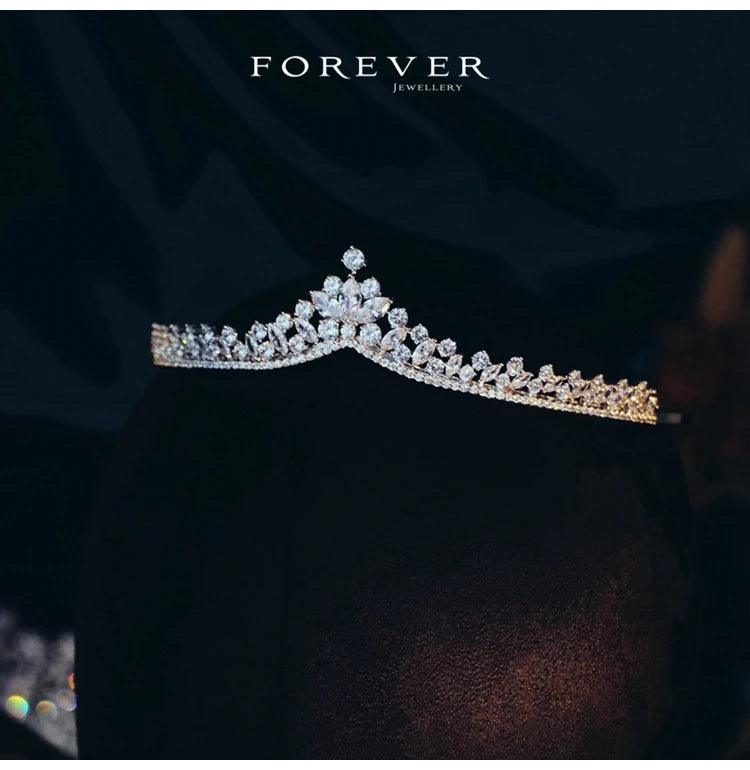 Shining Crystal Diadem Bridal Crown - Elegant Wedding Tiaras & Hair Accessories for Brides | Perfect for Bridal Showers, Weddings & Special Occasions