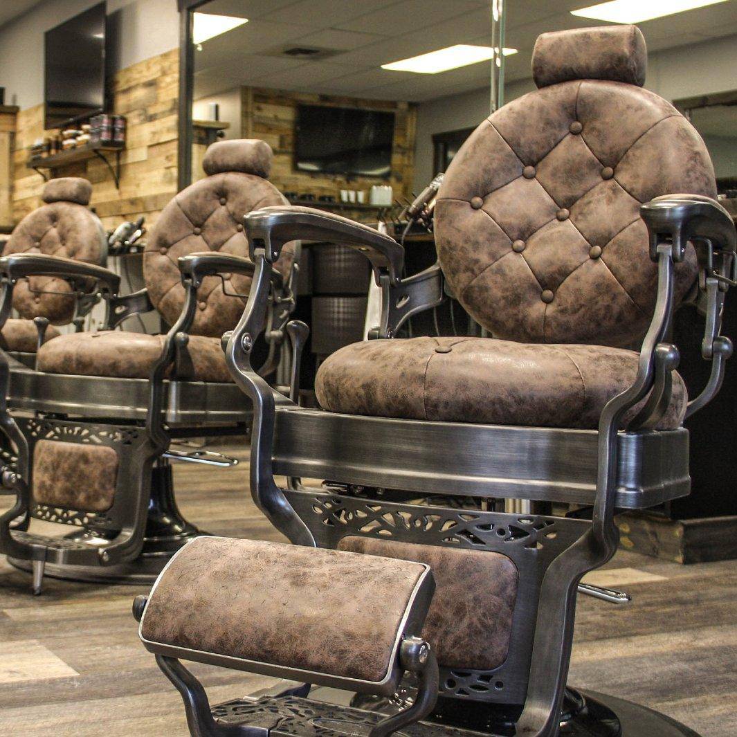 Professional Barber Chair for Salon & Home Use - Heavy Duty Hydraulic Styling Chair with Adjustable Height & Reclining Backrest - Perfect for Haircuts, Shaves & Styling