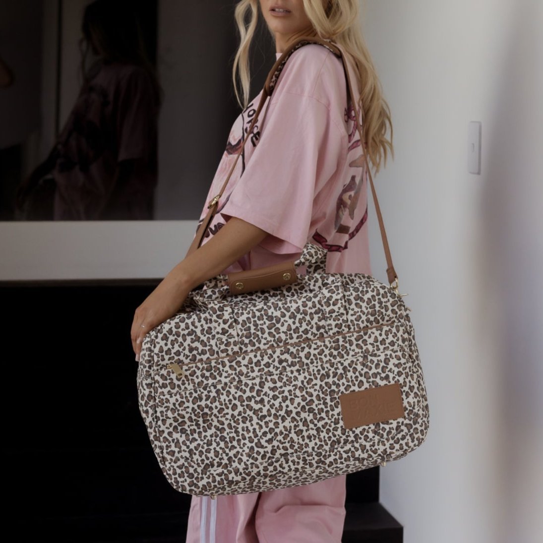 Stylish Leopard Print Weekender Bag for Women - Perfect for Travel, Gym & Weekend Getaways | Durable & Spacious Carry-On Tote