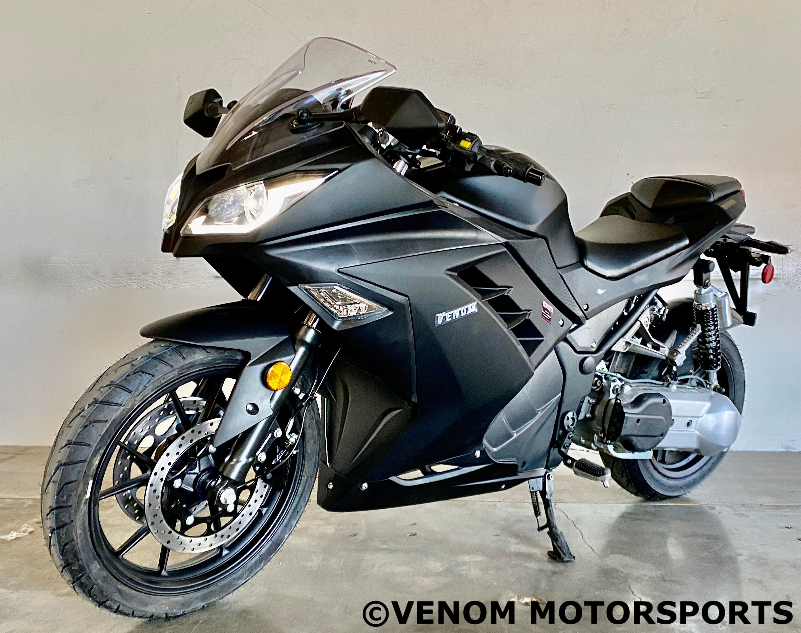 Venom X22GT 250cc Automatic Motorcycle - Open Box Sale | Perfect for Commuting & Off-Road Adventures