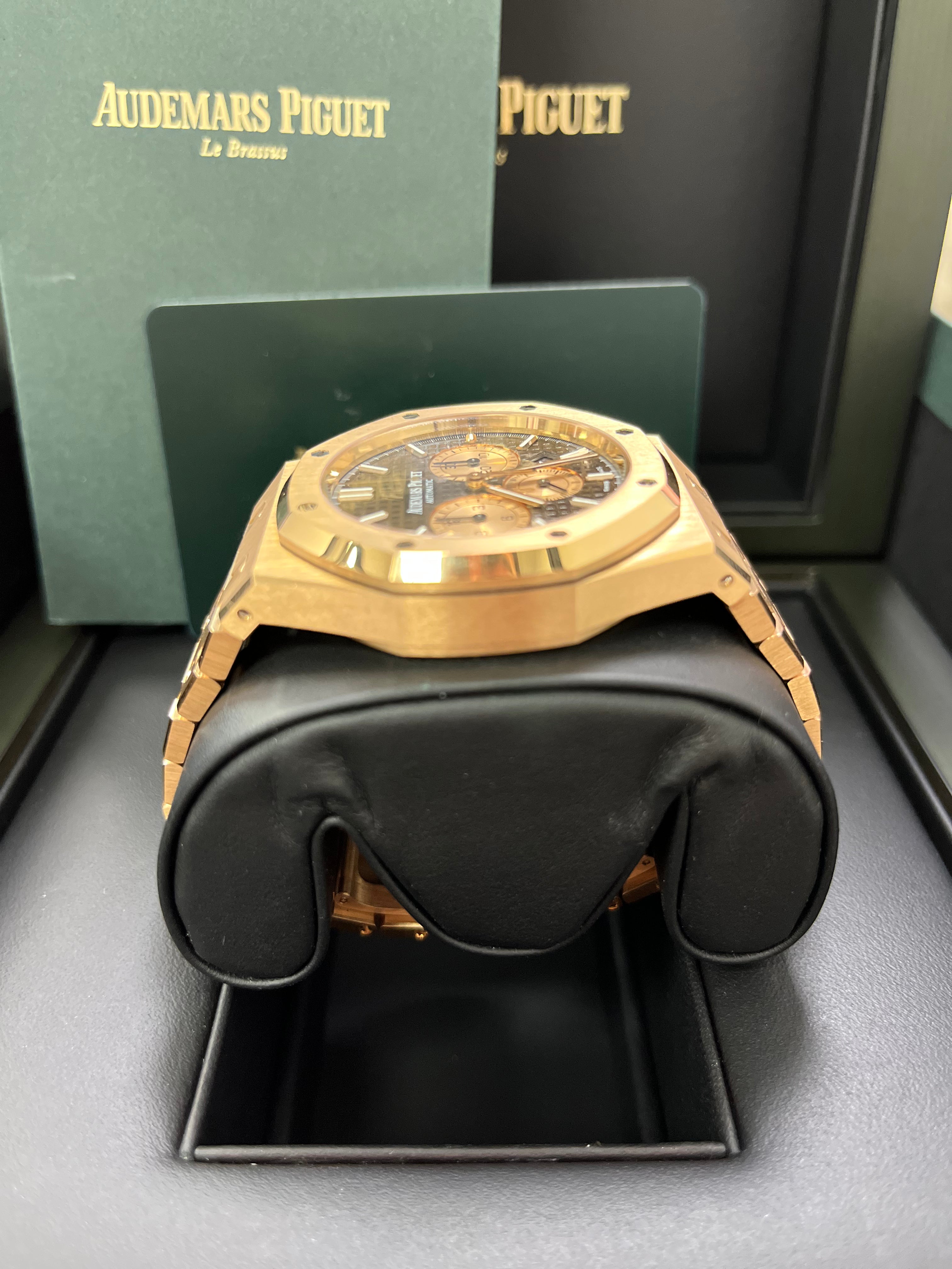 Audemars Piguet Royal Oak Selfwinding Chronograph Watch - 18K Rose Gold Case, Chocolate Dial with Rose Gold Subdials (Ref#26331OR.OO.D821CR.01) | Luxury Swiss Timepiece for Men, Perfect for Business Meetings & Formal Events