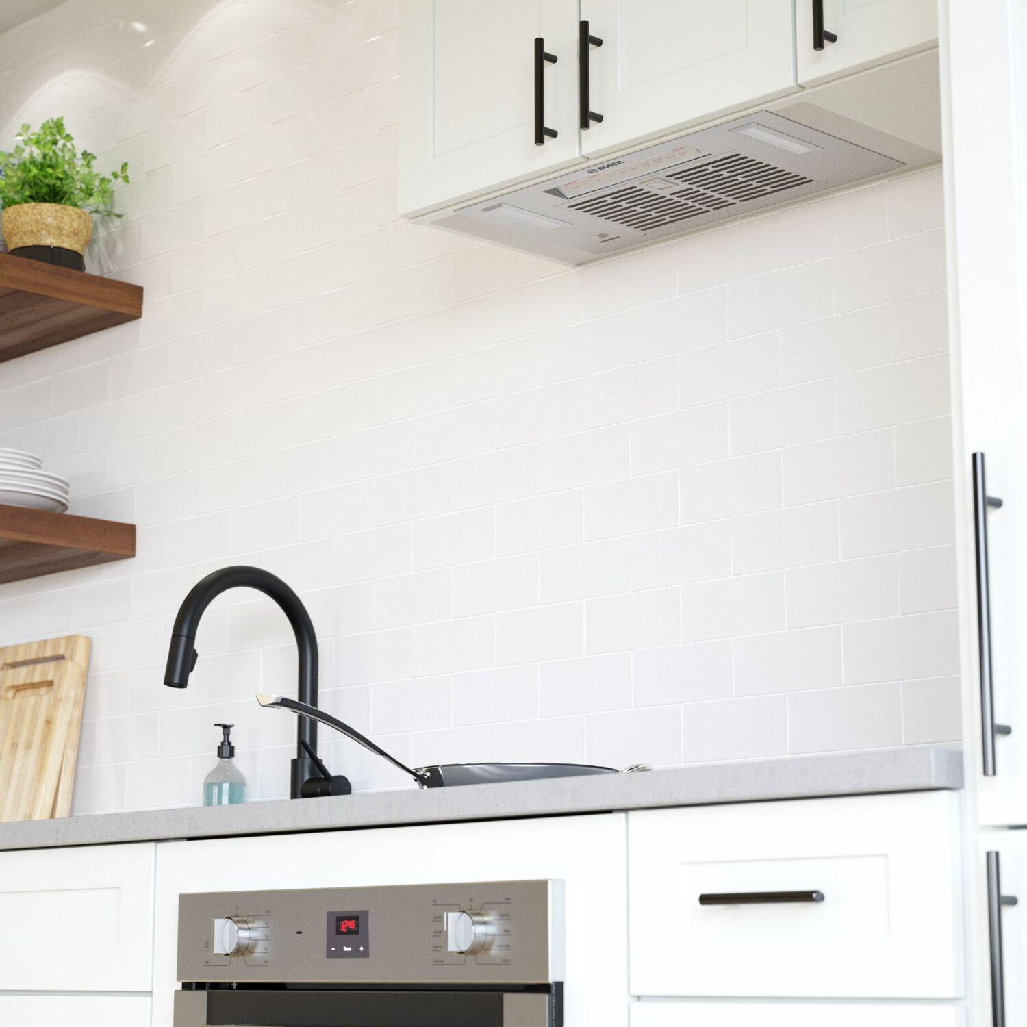 Bosch HUI34253UC 300 Series Stainless Steel Custom Range Hood Insert - Premium Kitchen Ventilation for Modern Homes | Perfect for Gas Stoves, Cooking, Smoke Removal & Air Purification
