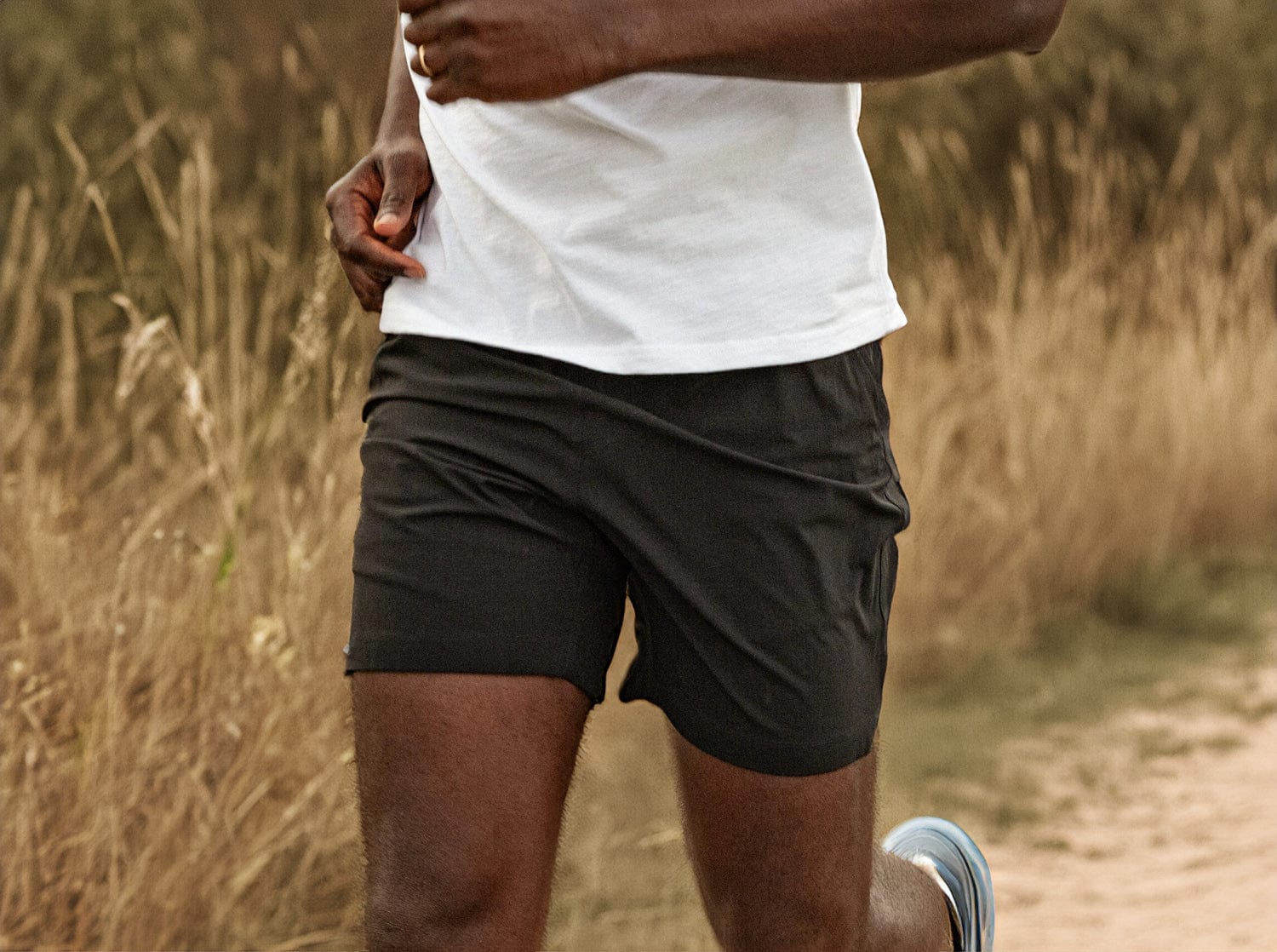 **Men's High-Performance Cruiser Shorts - Breathable & Quick-Dry Activewear for Running, Gym, and Outdoor Adventures - Black**