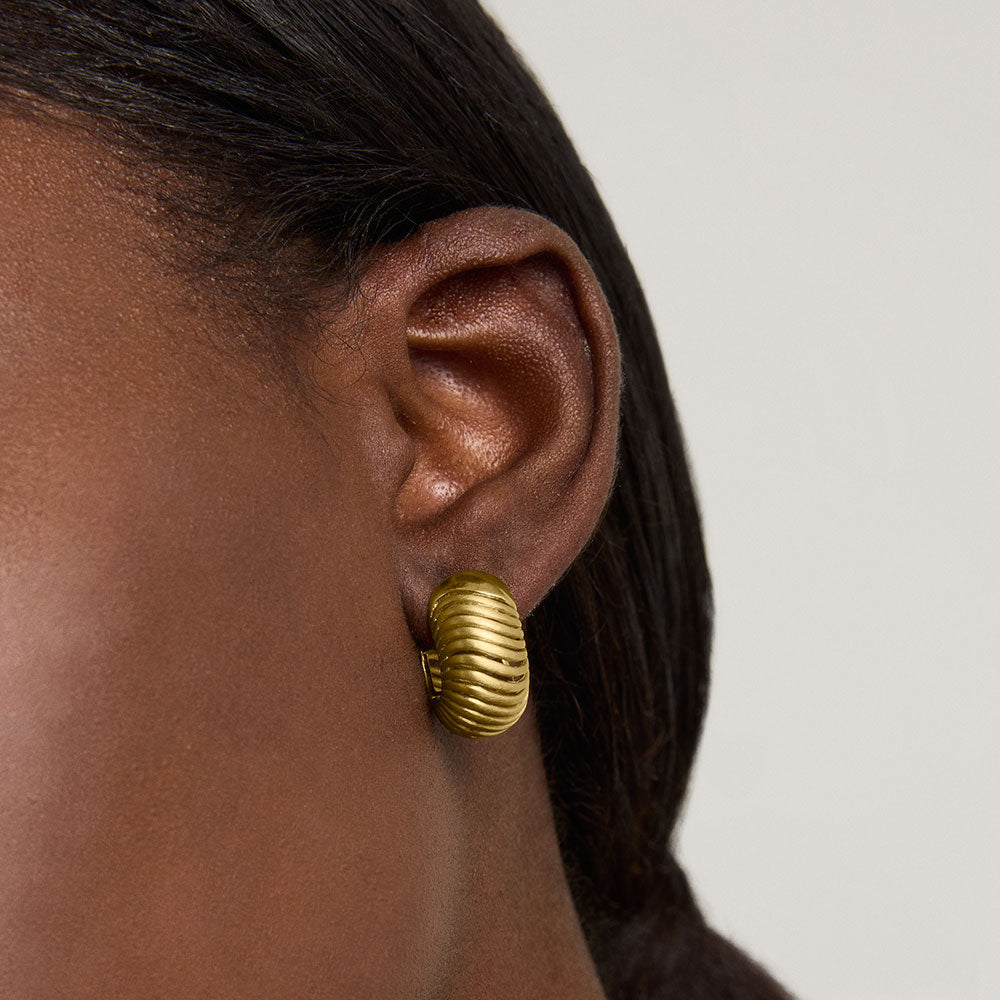 Trancoso Huggie Hoops - Minimalist Gold Huggie Earrings for Women, Small Hoop Earrings for Daily Wear, Perfect for Work, Date Night & Casual Outfits