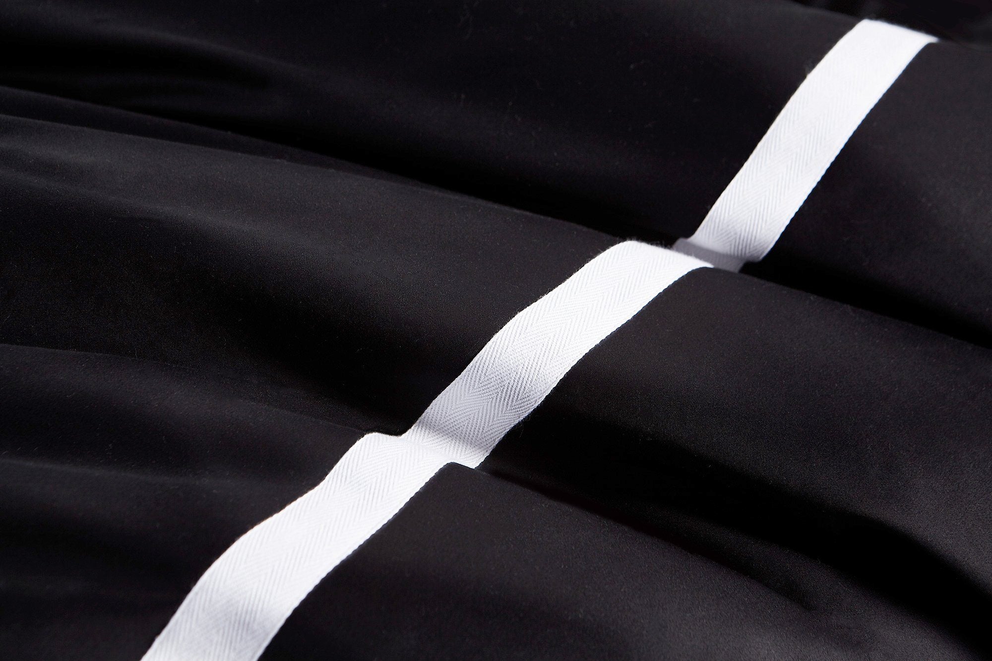 Prestigio™ Onyx Black Quilt Cover Set - Luxury Hotel Style Bedding for Upscale Bedrooms & Guest Rooms - Soft & Breathable Queen/King Size Duvet Cover with Zipper Closure