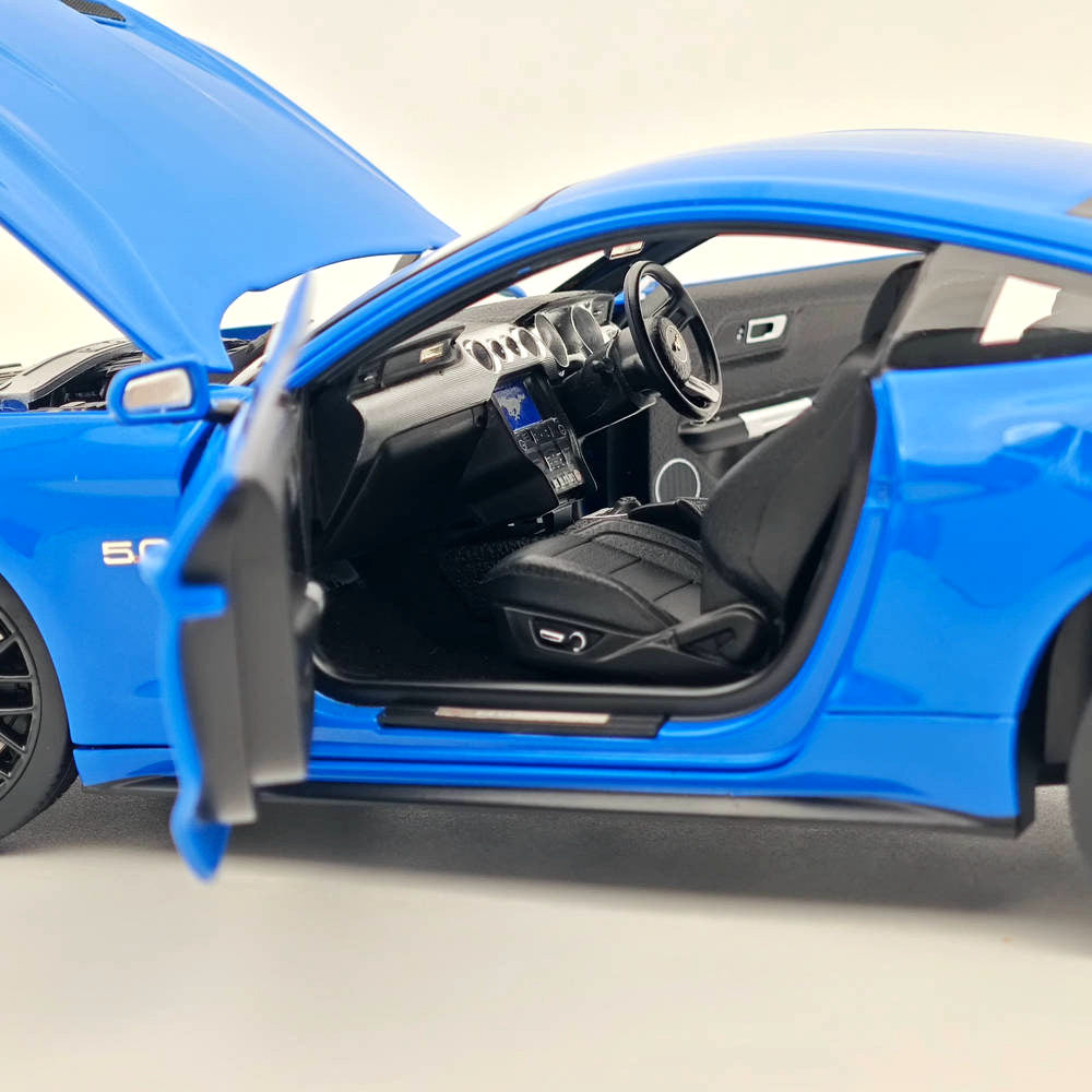 1/18 Scale Diecast Ford Mustang GT 2019 Blue Right-Hand Drive Model Car - Collectible Miniature Replica for Car Enthusiasts & Hobbyists - Perfect for Display, Gifts, and Car Show Collections