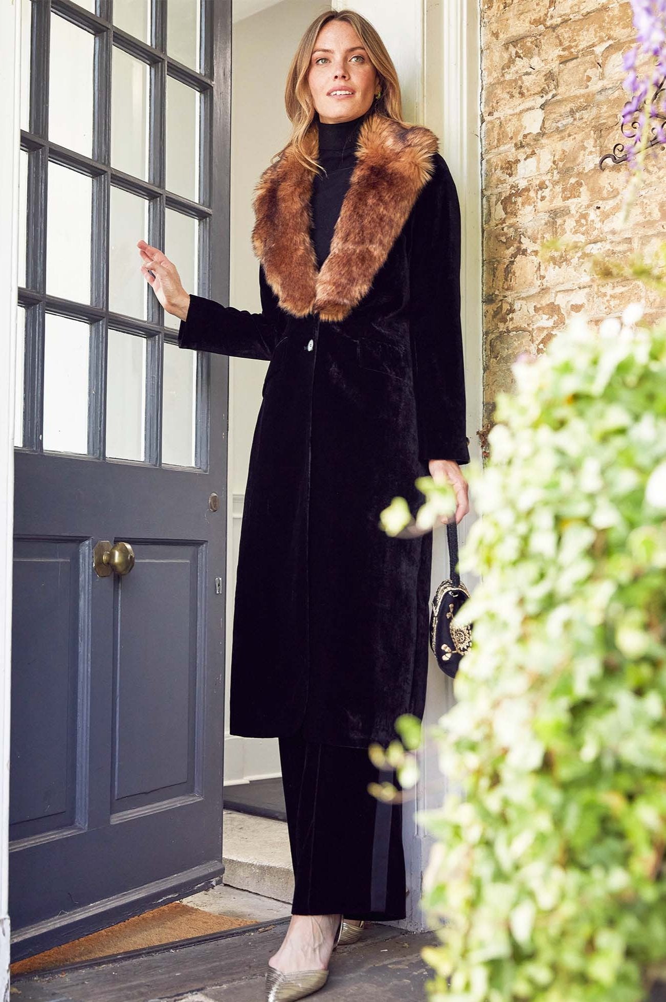 Luxury Velvet Opera Coat with Detachable Faux Fur Collar - Elegant Black Evening Coat for Women | Perfect for Weddings, Galas & Formal Events
