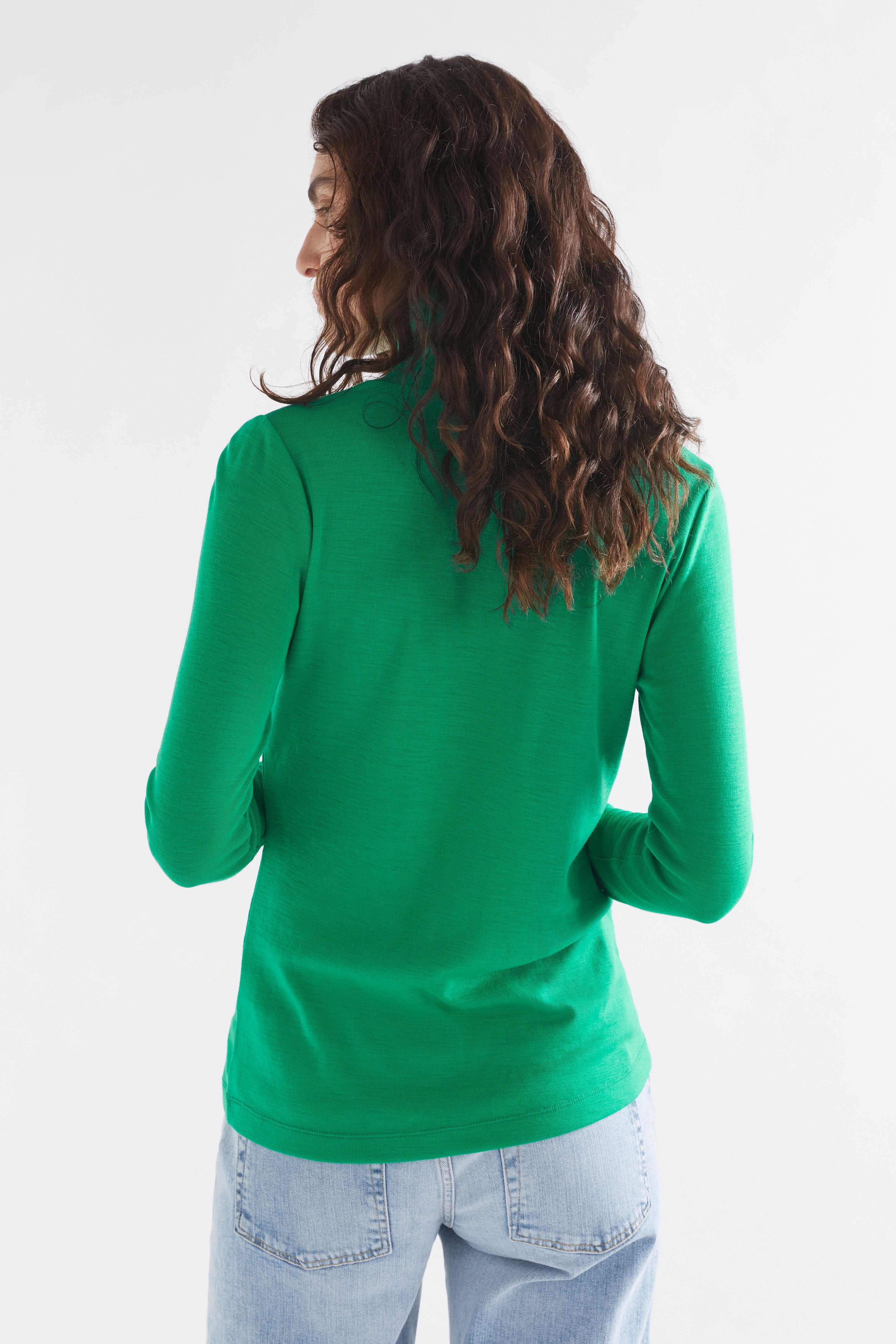 Premium Merino Wool Long Sleeve Base Layer - Warm & Breathable Thermal Underwear for Hiking, Skiing & Winter Sports