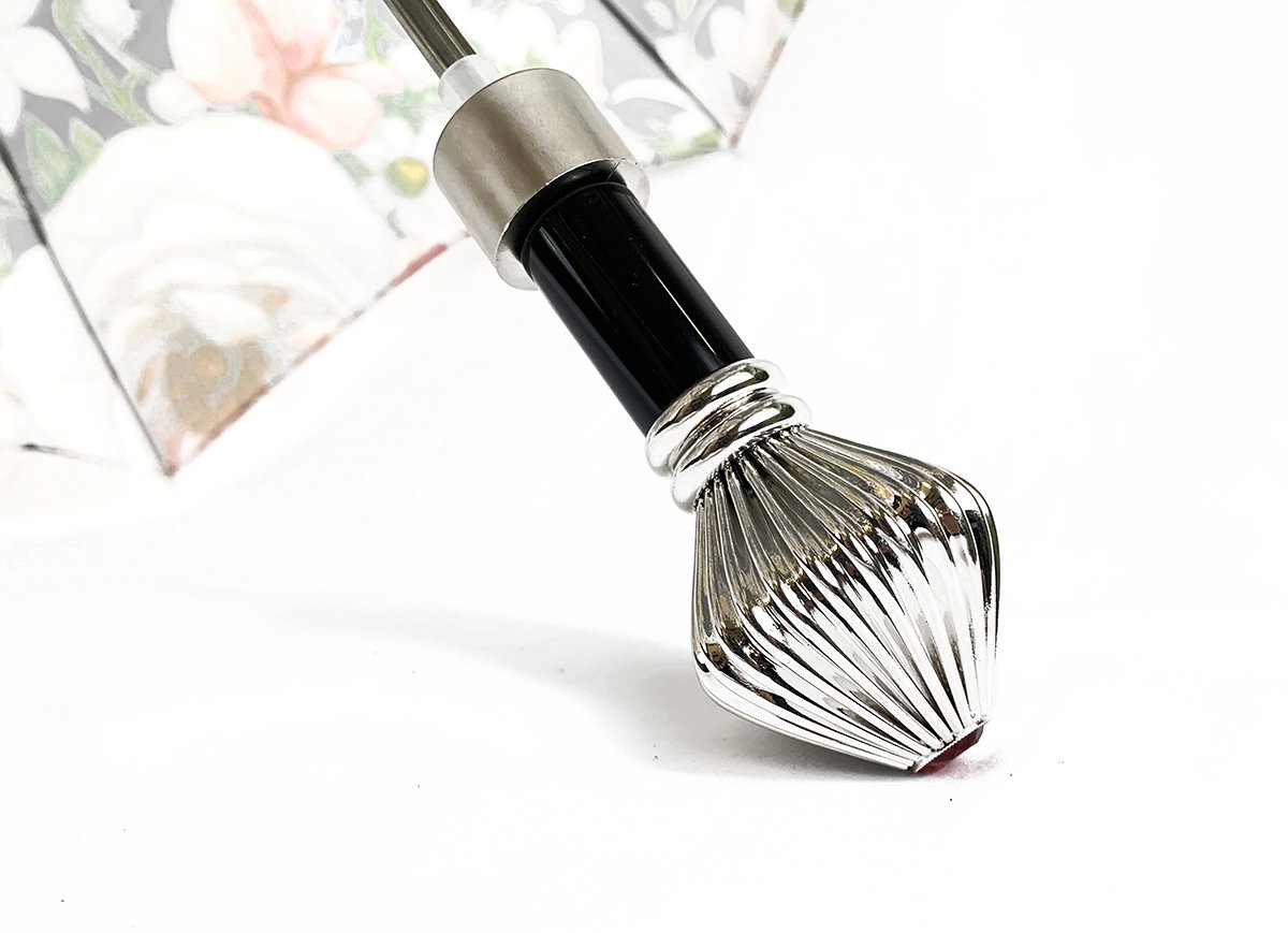 Stylish Handmade Compact Folding Umbrella for Women - Perfect for Travel, Commuting & Rainy Day Outfits