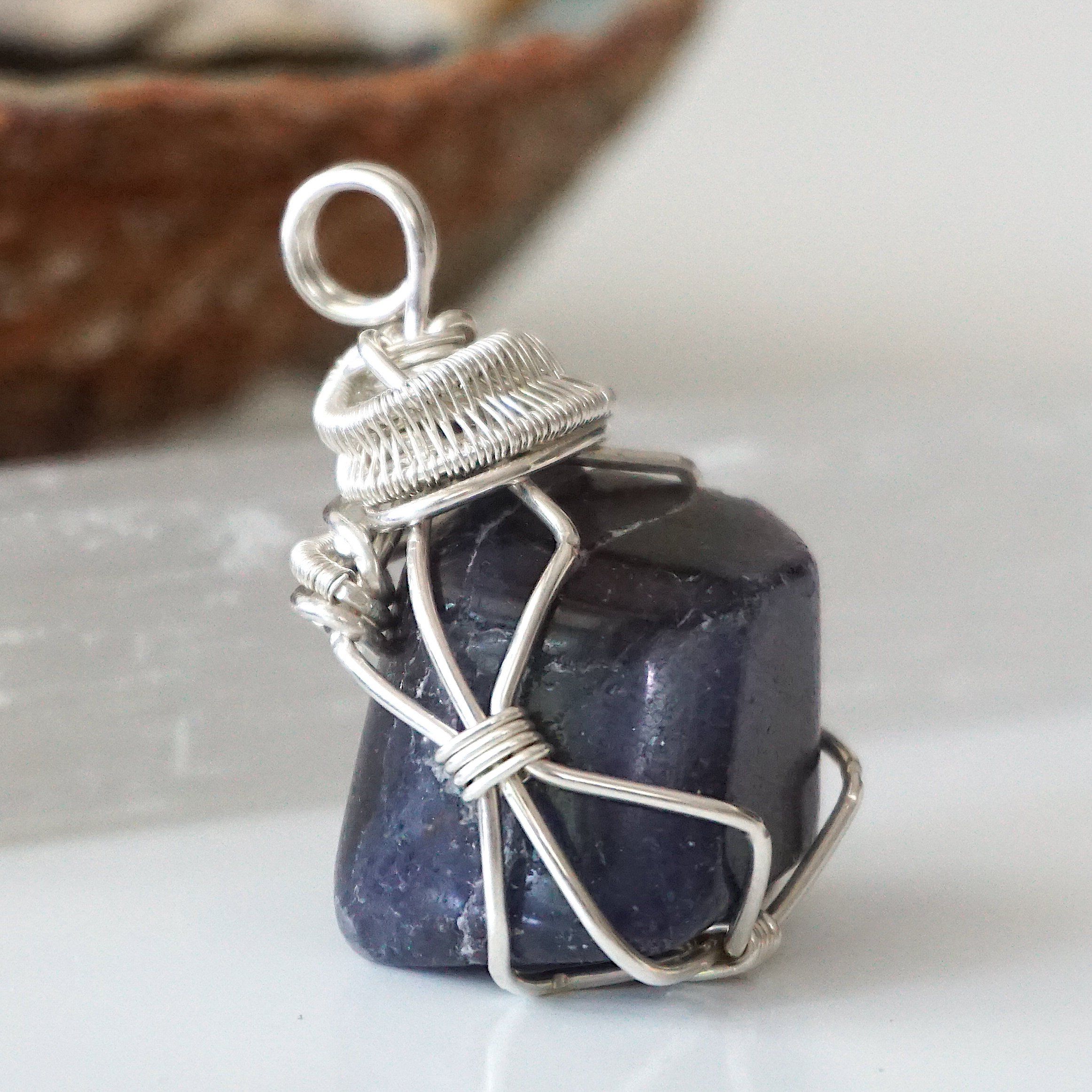 Natural Raw Sapphire Necklace - Sterling Silver Pendant for Women - Elegant Bohemian Jewelry for Everyday Wear & Special Occasions