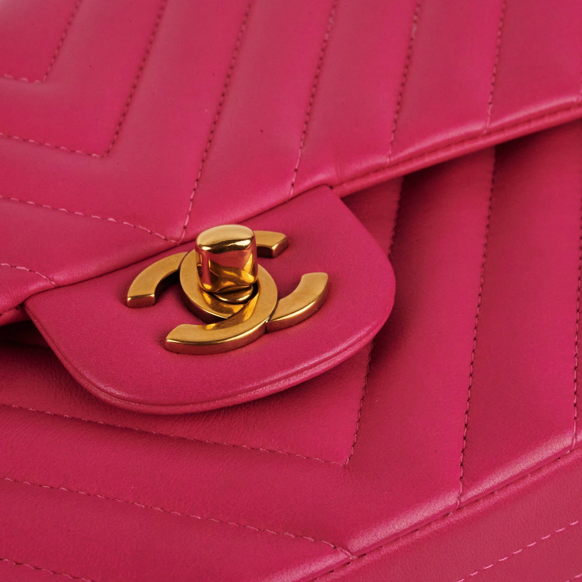 Chanel Medium Classic Flap Bag Chevron Lambskin Leather in Pink | Luxury Designer Handbag for Women | Perfect for Date Night, Parties & Special Occasions
