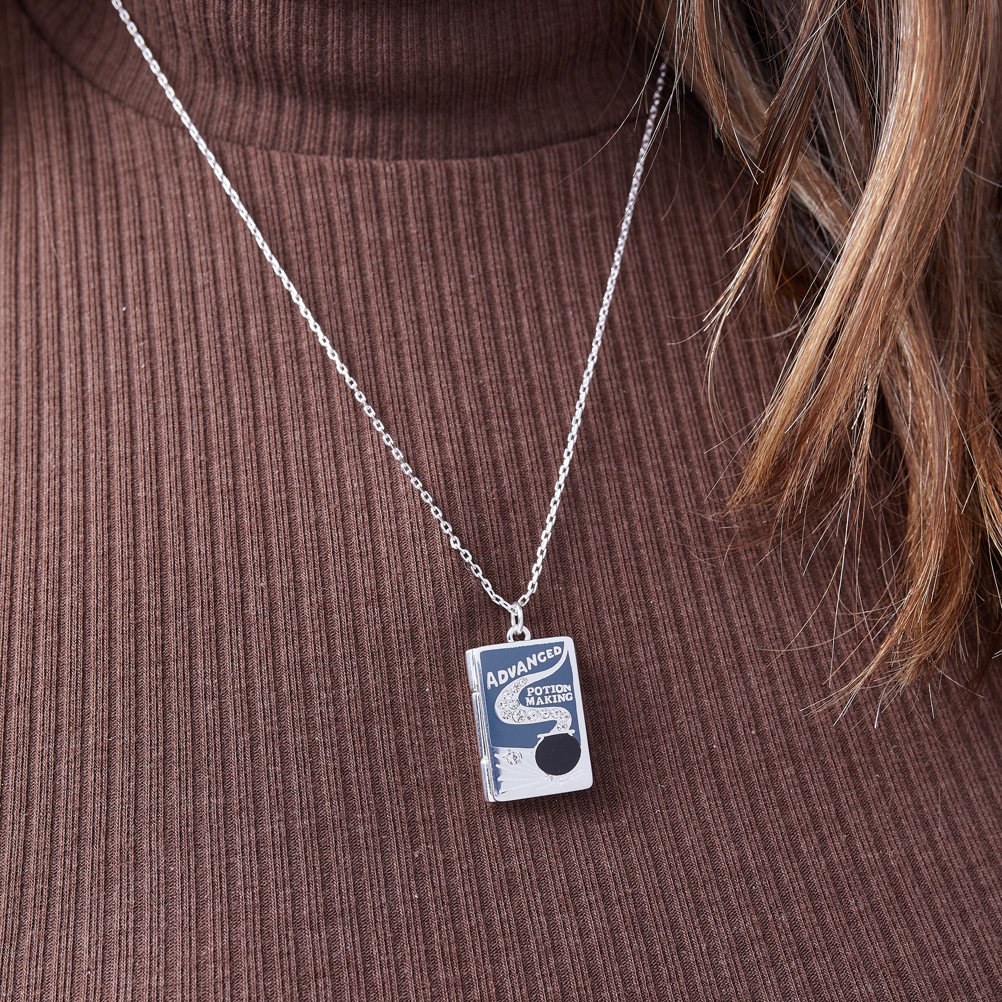 Harry Potter™ Advanced Potion Making Locket Necklace - Authentic Replica for Cosplay & Collectors - Perfect for Halloween, Comic Con & Harry Potter Themed Parties
