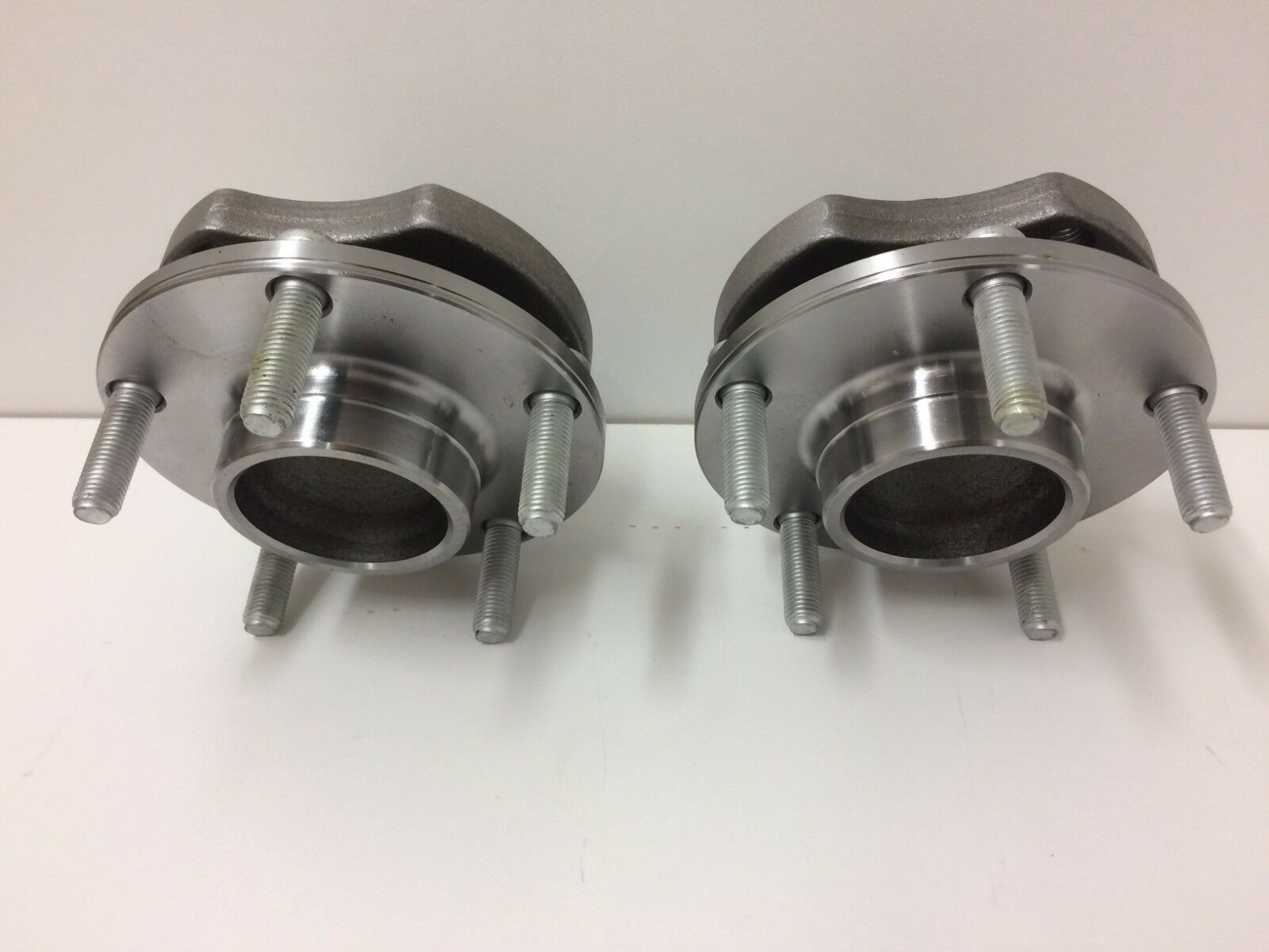 Holden Commodore VTS2 VX VY VZ Front Wheel Hub and Bearing Assembly Pair - Replacement for Smooth Driving & Enhanced Vehicle Performance