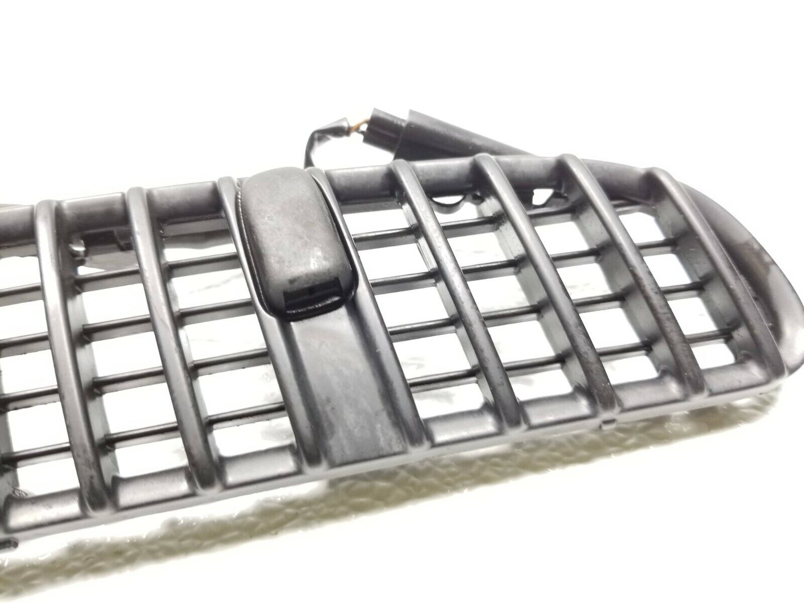 BMW E46 Hood Air Vent Grille & Washer Nozzle Replacement - OEM Style for 01 02 03 04 05 Models - Perfect for Car Restoration & Performance Upgrades