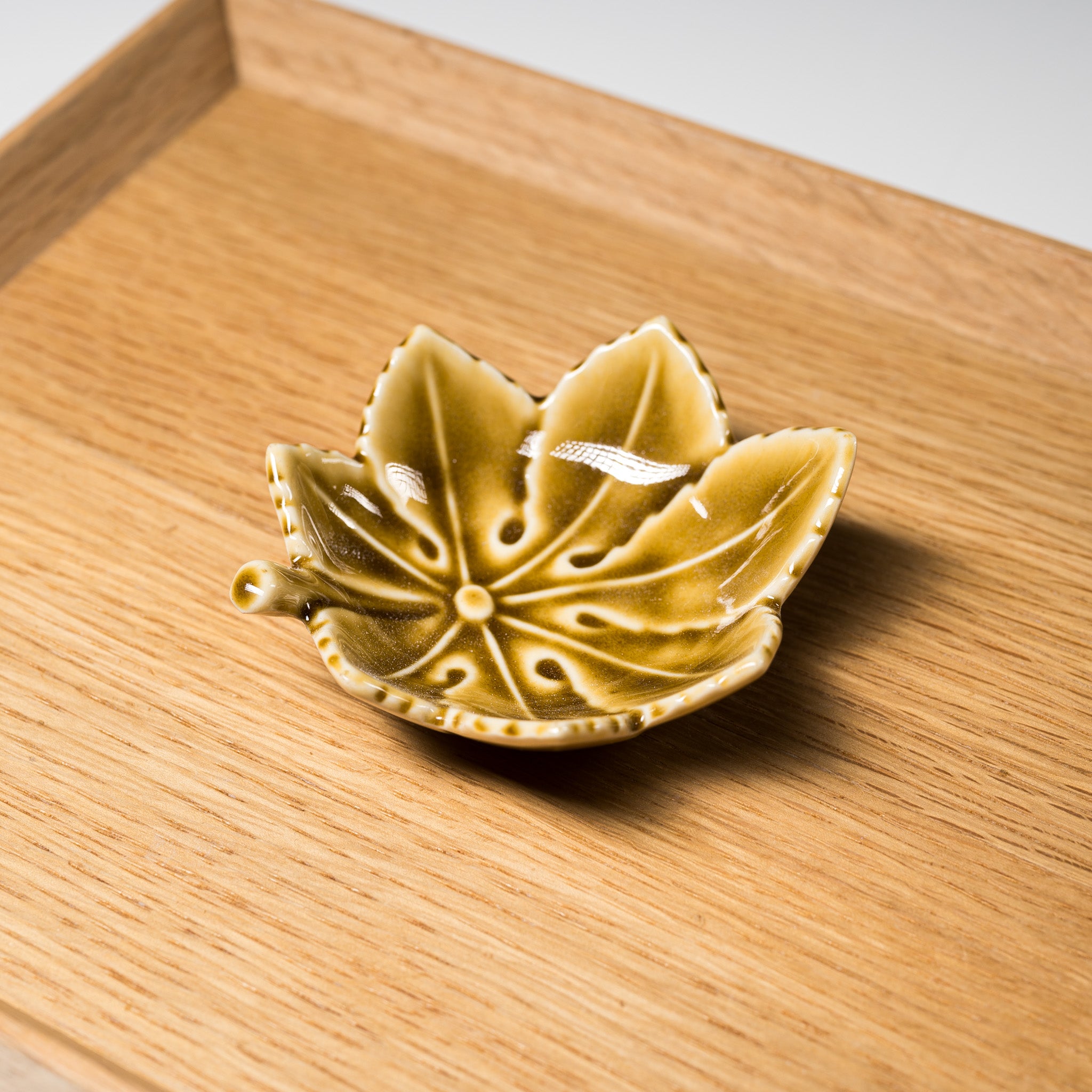 Handcrafted Mino Ware Small Dish Saucer - Authentic Japanese Maple Leaf Design - Perfect for Sushi, Soy Sauce, or Dessert Presentation