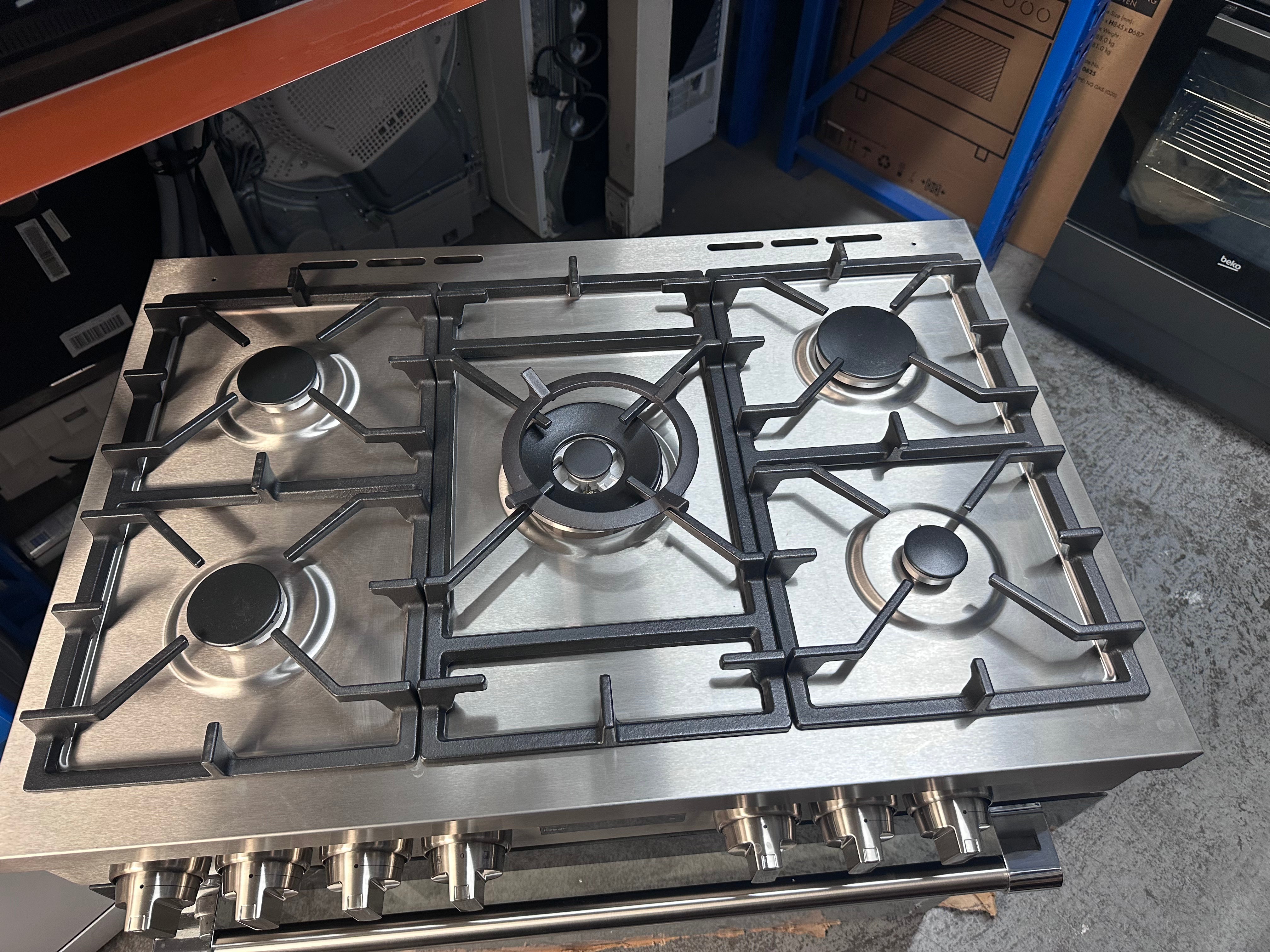 Beko 90cm Dual Fuel Freestanding Oven and Stove BFC916GMX1 - Gas Cooktop & Electric Oven - Stainless Steel Kitchen Appliance for Home Cooking & Baking [Display Unit] - Perfect for Family Kitchens & Modern Homes
