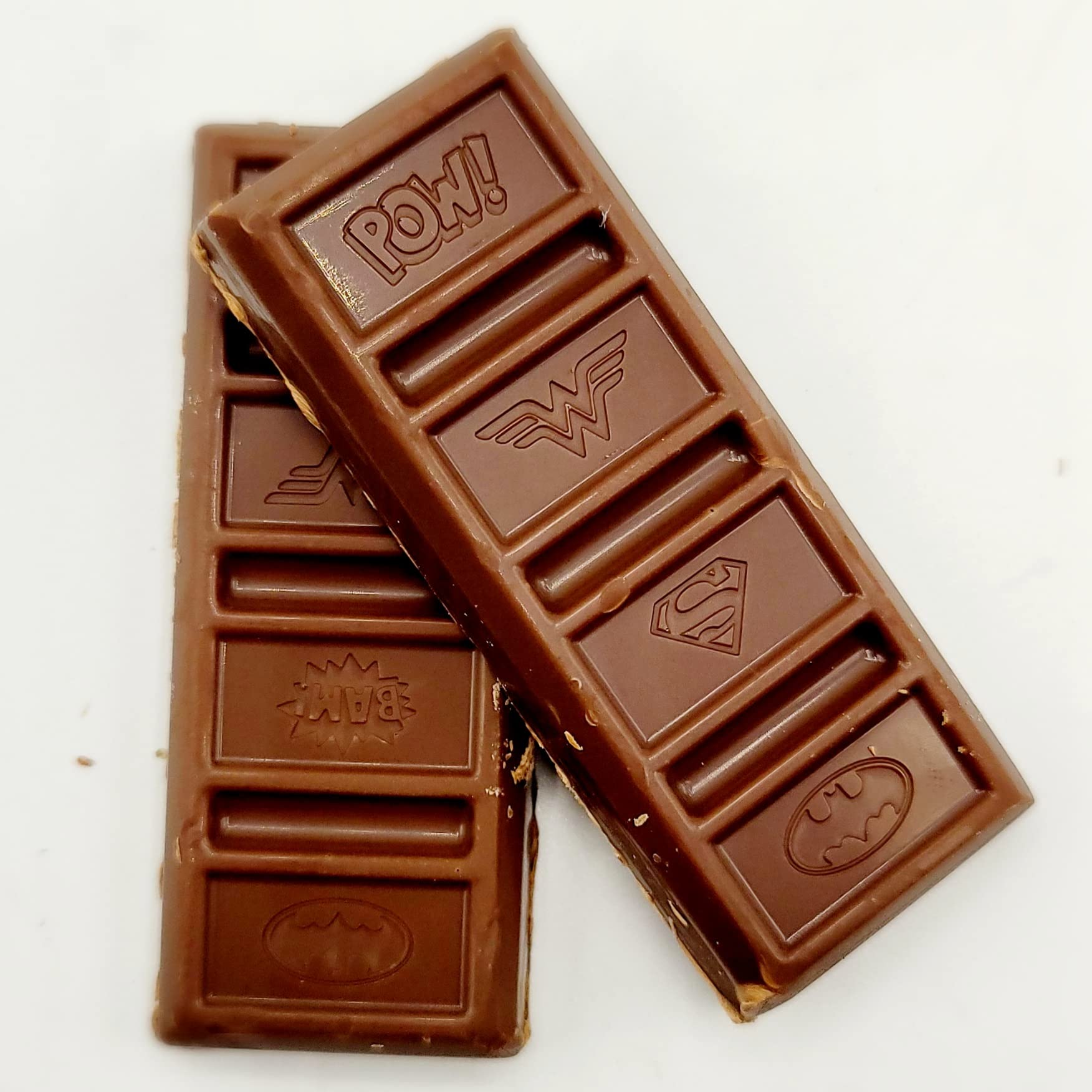 Hershey's Milk Chocolate Bars - DC Super Heroes Edition (Wonder Woman, Batman, Superman) - Fun Size Candy for Halloween, Christmas & Parties - Bulk 2 Pound Pack - Great for Gifts, Movie Nights & Superhero Themed Events