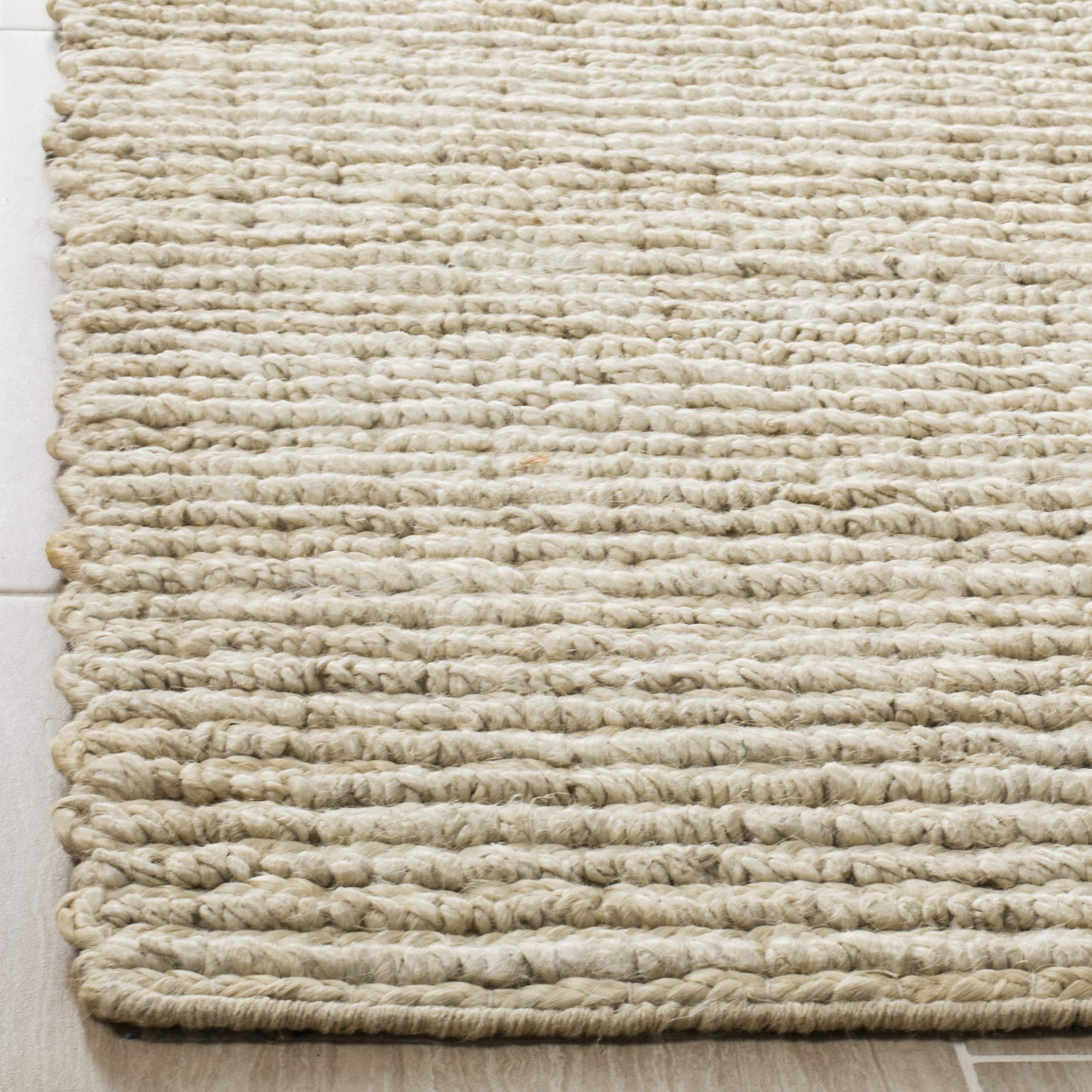 SAFAVIEH Natural Fiber Collection Handmade Jute Accent Rug - 3' x 5', Ivory, Farmhouse Style, Durable for High Traffic Areas | Perfect for Entryway, Living Room, Bedroom, Dining Room & Home Office Decor (NF750A)