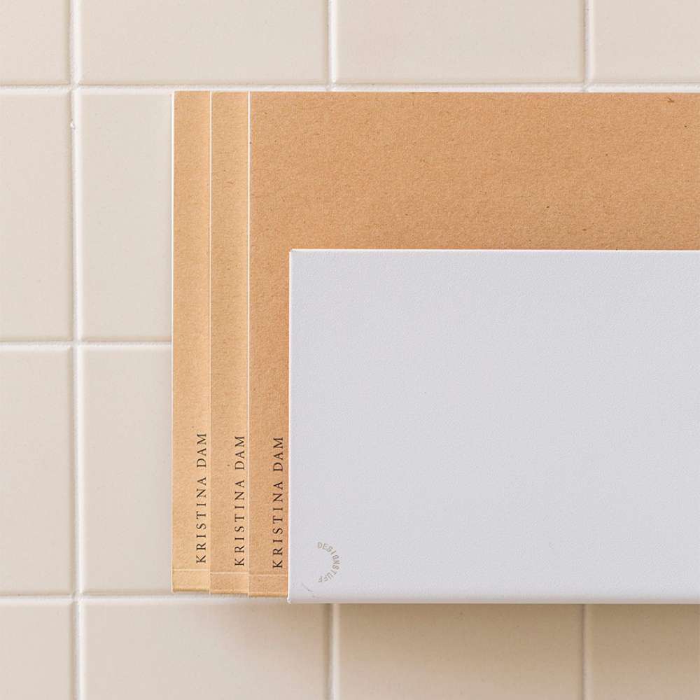 DESIGNSTUFF White Wall Mounted Magazine Holder - Organize Magazines, Books & Mail - Perfect for Living Room, Office & Bedroom Storage