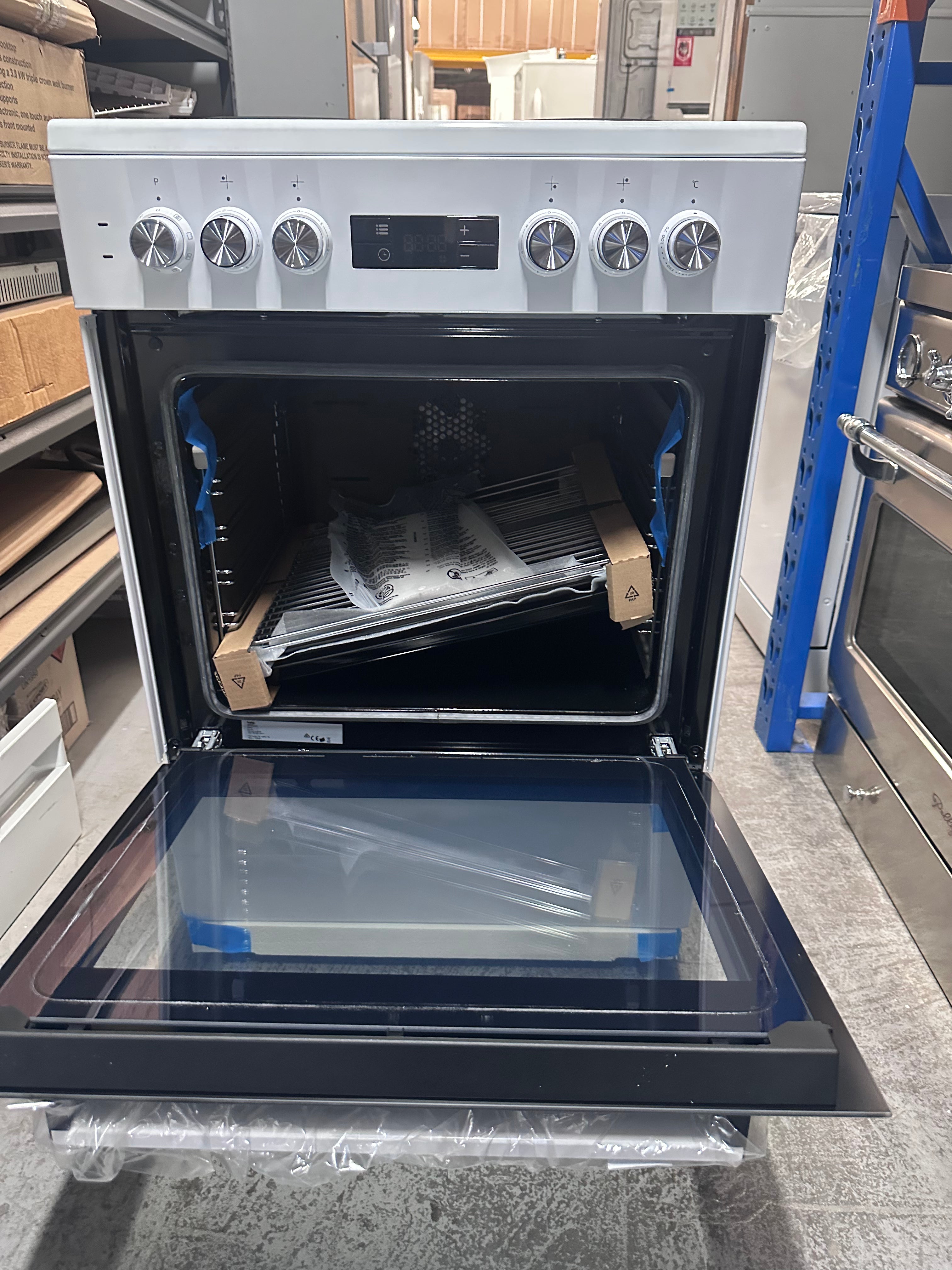 Beko 60cm Electric Freestanding Oven Stove - Factory Second | Energy Efficient Built-In Kitchen Appliance for Baking, Roasting & Cooking | Perfect for Home Chefs & Small Kitchens