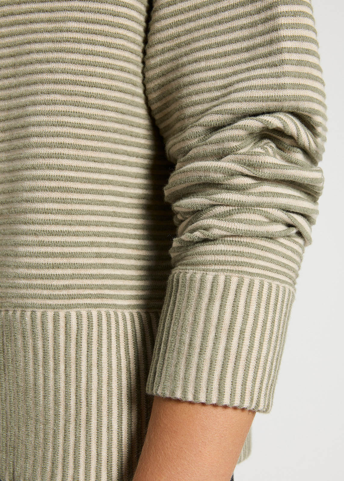AM to PM 1/2 Zip Pullover Sweatshirt - Comfortable & Stylish Quarter Zip Top for Men & Women - Perfect for Workouts, Casual Wear & Outdoor Activities