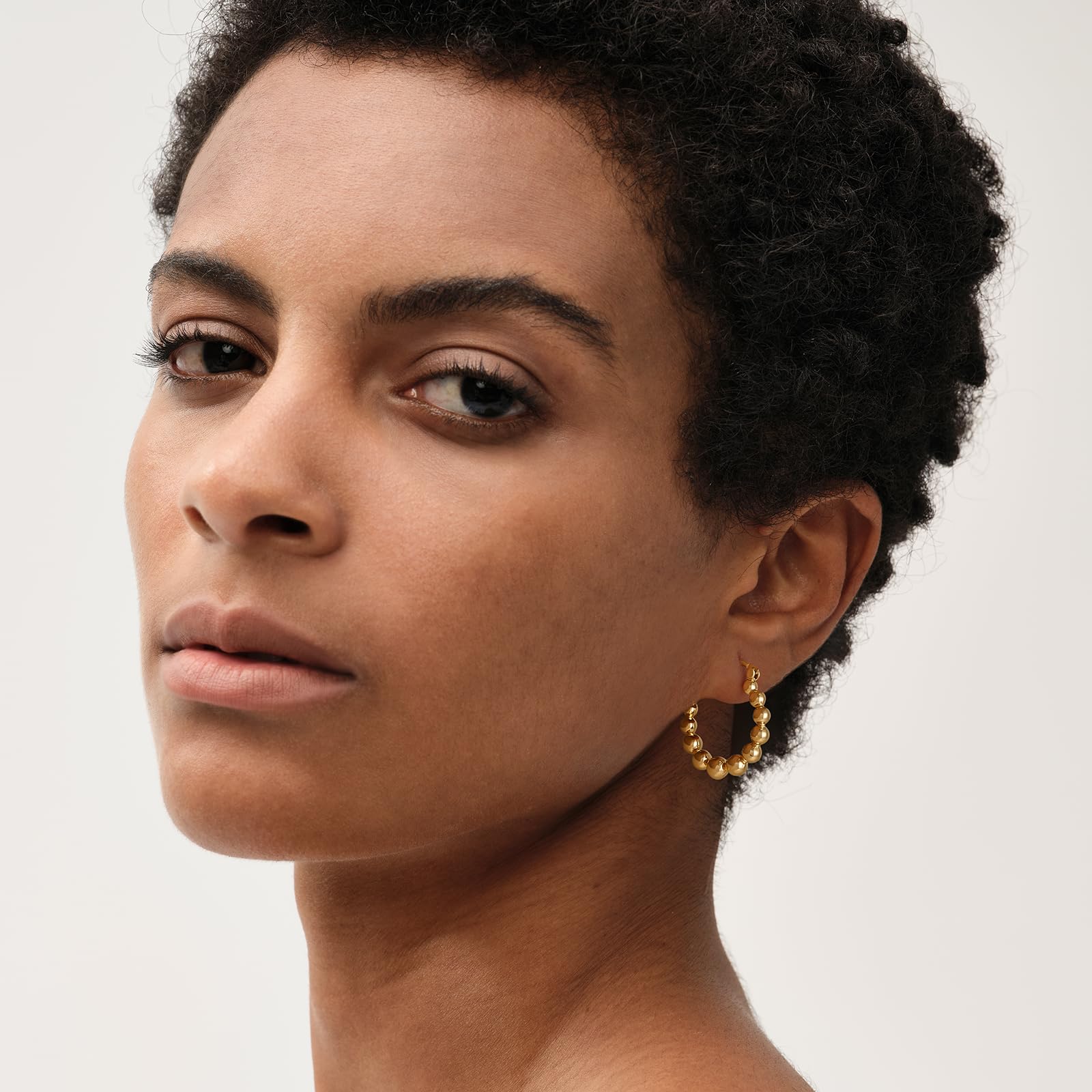 MEVECCO 18K Gold Plated Chunky Huggie Hoop Earrings for Women - Hypoallergenic Handmade Dainty Sleeper Hoops | Perfect for Everyday Wear, Parties & Gifts