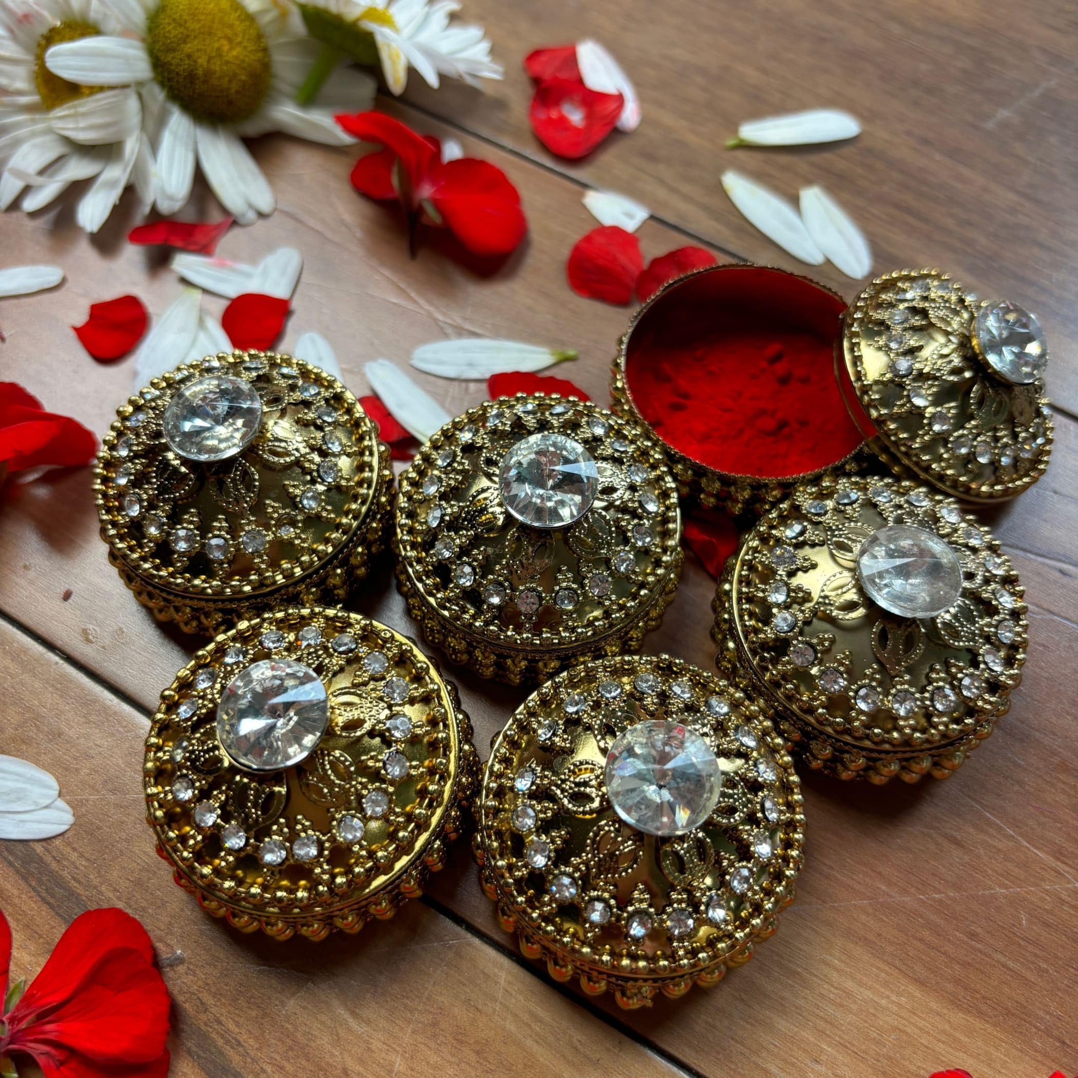 LOVENSPIRE Golden Metallic Kumkum Holder - Decorative Sindoor Roli Chandan Dabbi Jewelry Box for Indian Pooja | Elegant Housewarming & Wedding Gift for Women | Perfect for Hindu Ceremonies, Festivals and Home Decor