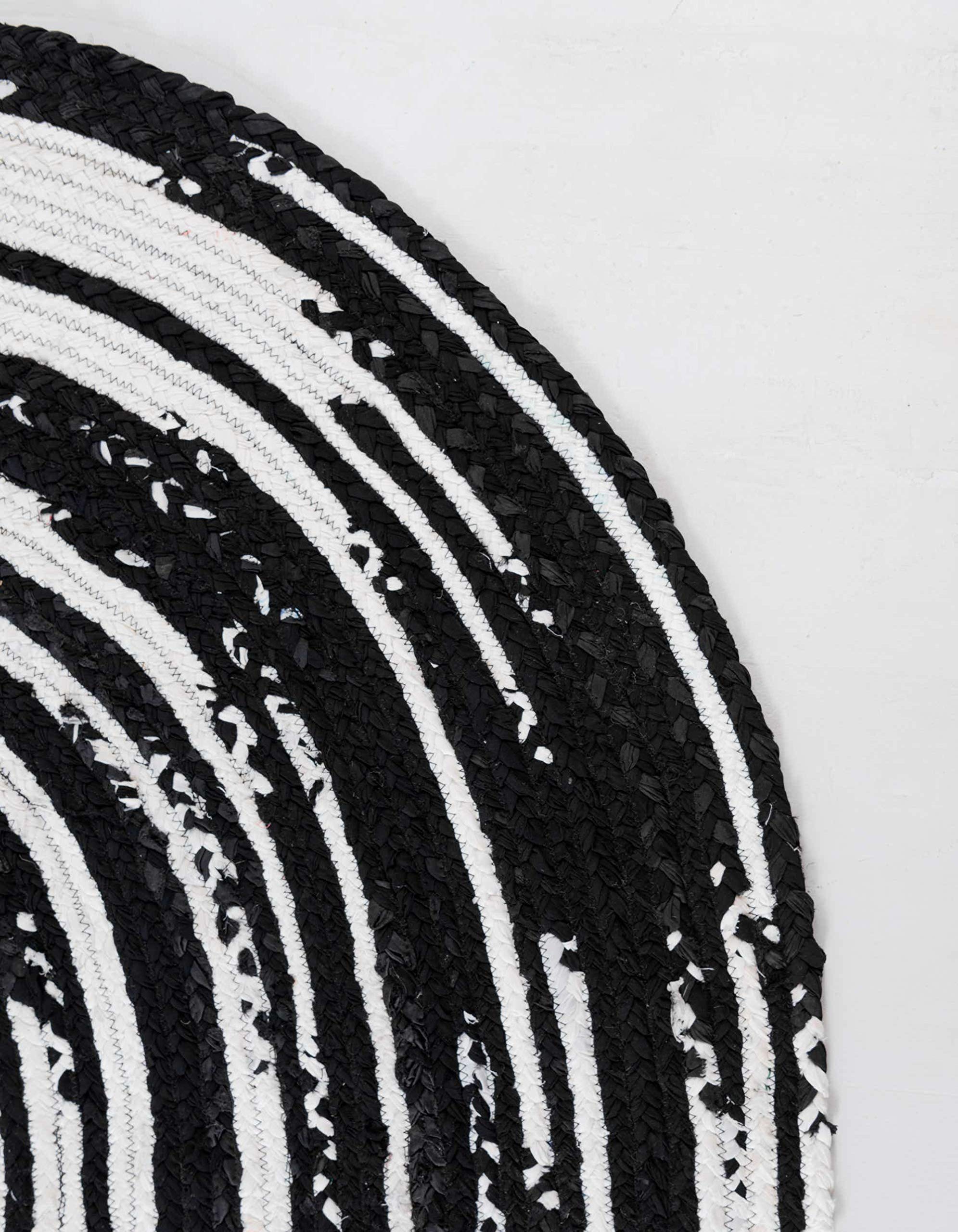 Unique Loom Braided Chindi Collection Casual Modern Black Oval Rug 8' x 10' - Handwoven Boho Chic Area Rug for Living Room, Bedroom, or Office Decor