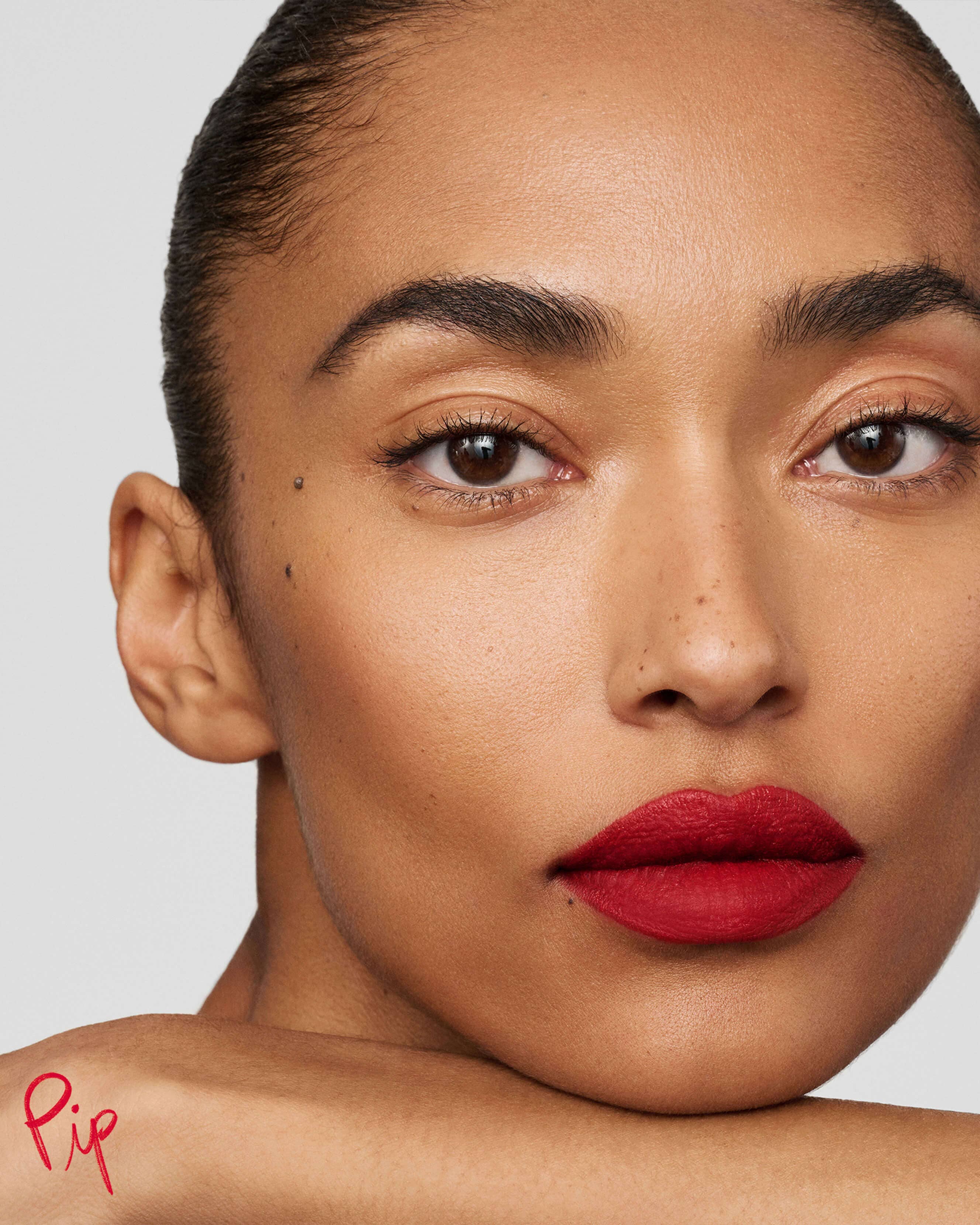 Velvet Matte Lipstick - Long Lasting, Hydrating & Highly Pigmented - Perfect for Everyday Wear & Special Occasions