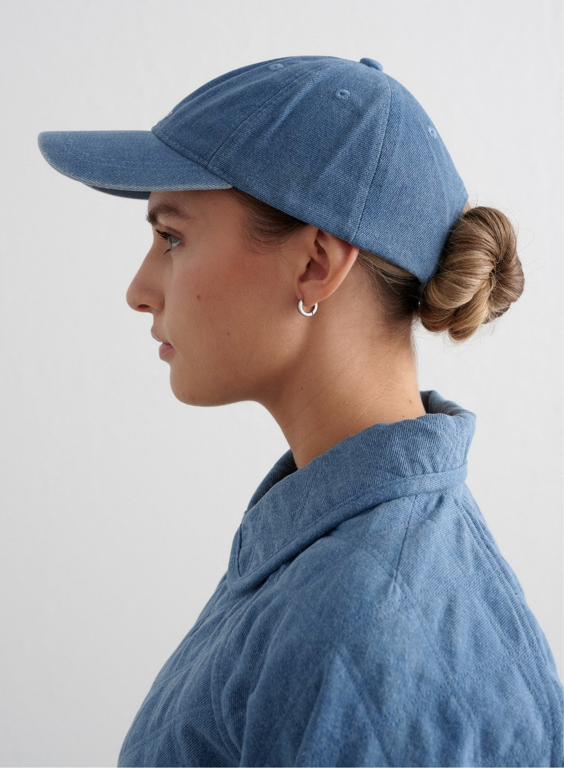 Men's Denim Baseball Cap with Small Logo - Stylish Casual Hat for Outdoor, Sports & Everyday Wear