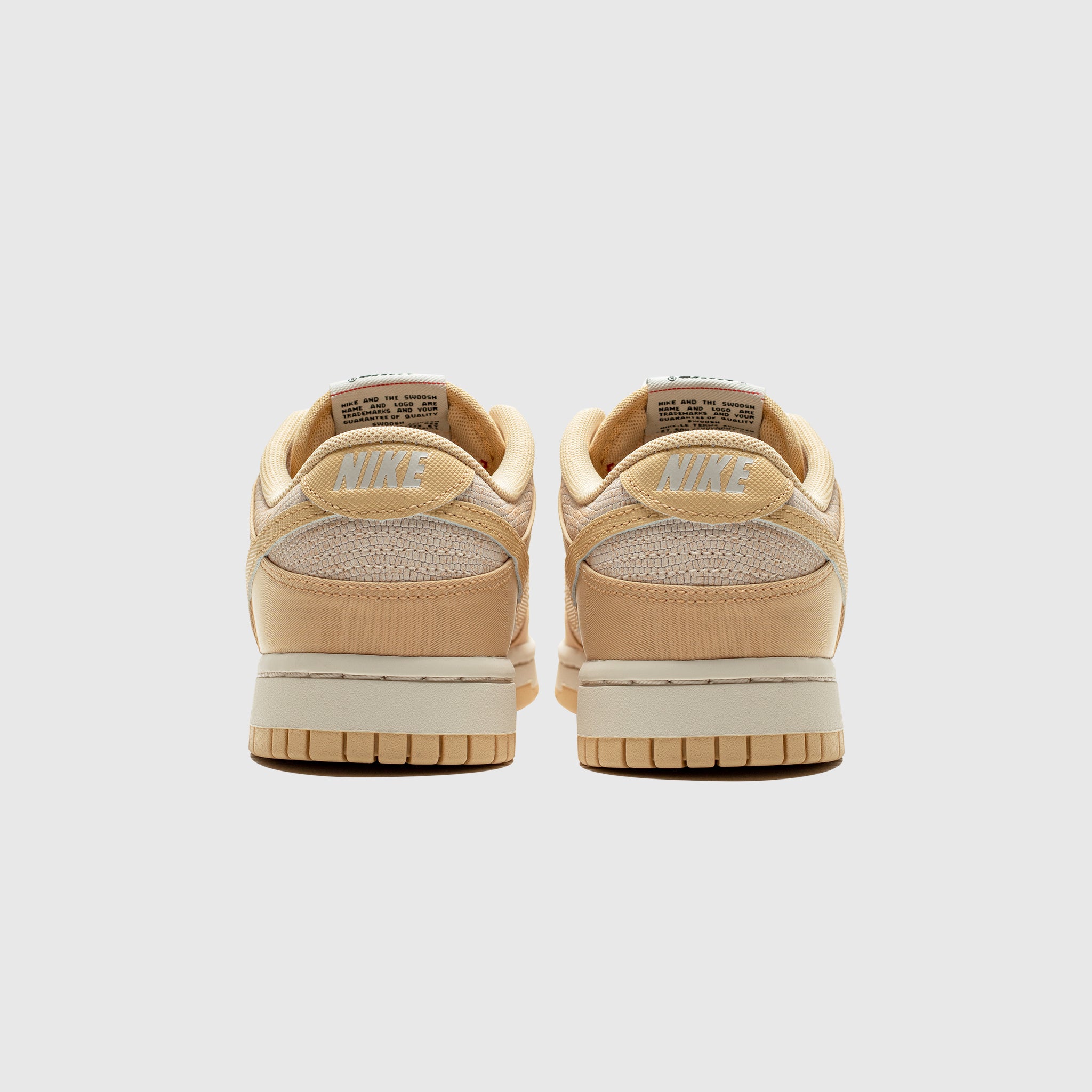Nike WMNS Dunk Low 