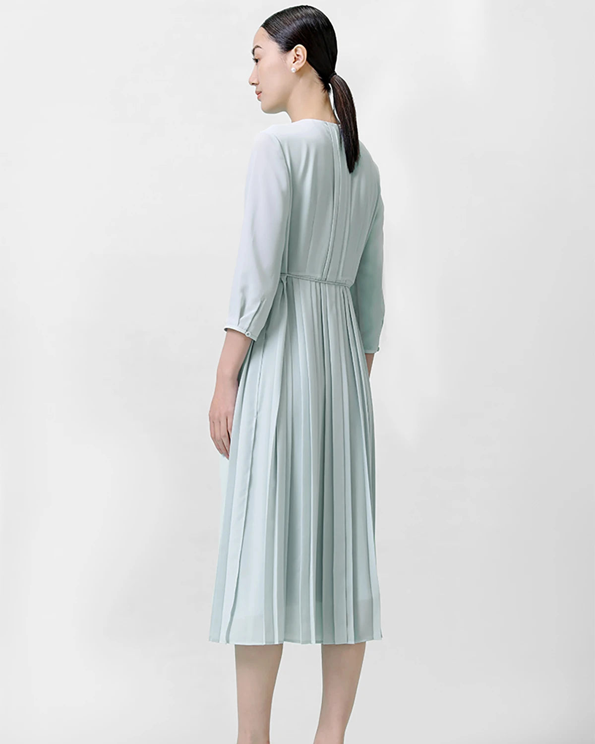 Elegant Pleated 3/4 Sleeve Silk Dress for Women - Perfect for Cocktail Parties, Weddings & Special Occasions