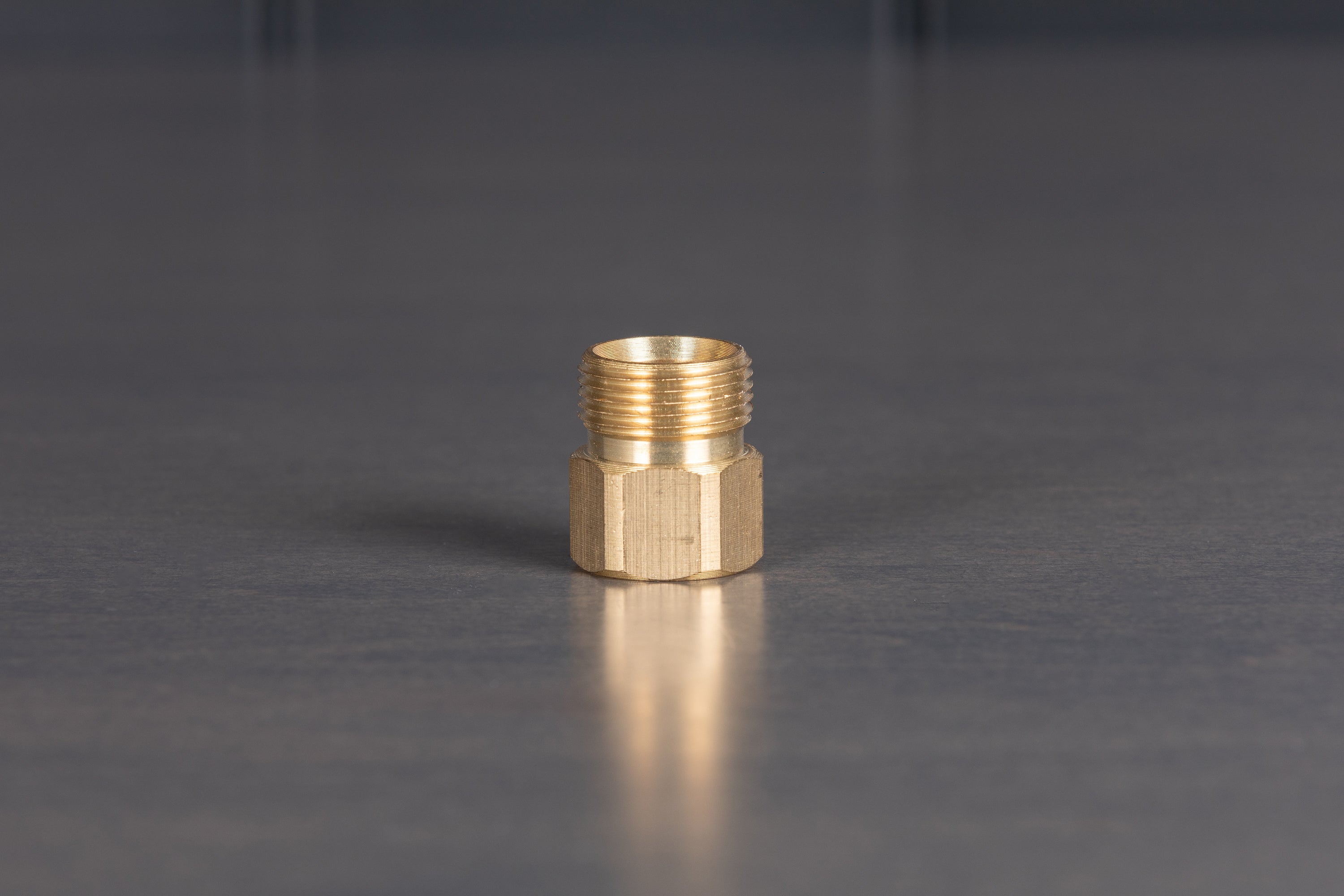M22 Male (15mm) to 3/8 Female NPT Adapter Fitting - Brass Pipe Connector for Air, Water & Gas Lines - Perfect for Plumbing, Hydraulic & Pneumatic Systems