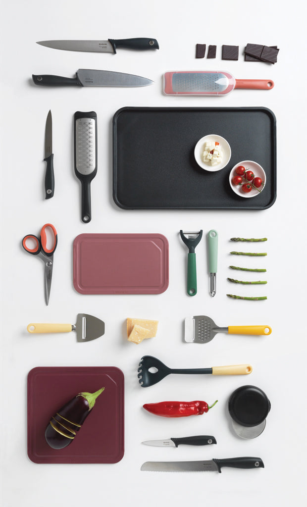 Premium Burgundy Wood Cutting Board - Non-Slip, Juice Groove & Easy Grip Handle - Perfect for Kitchen Prep, Meat Cutting & Serving Charcuterie