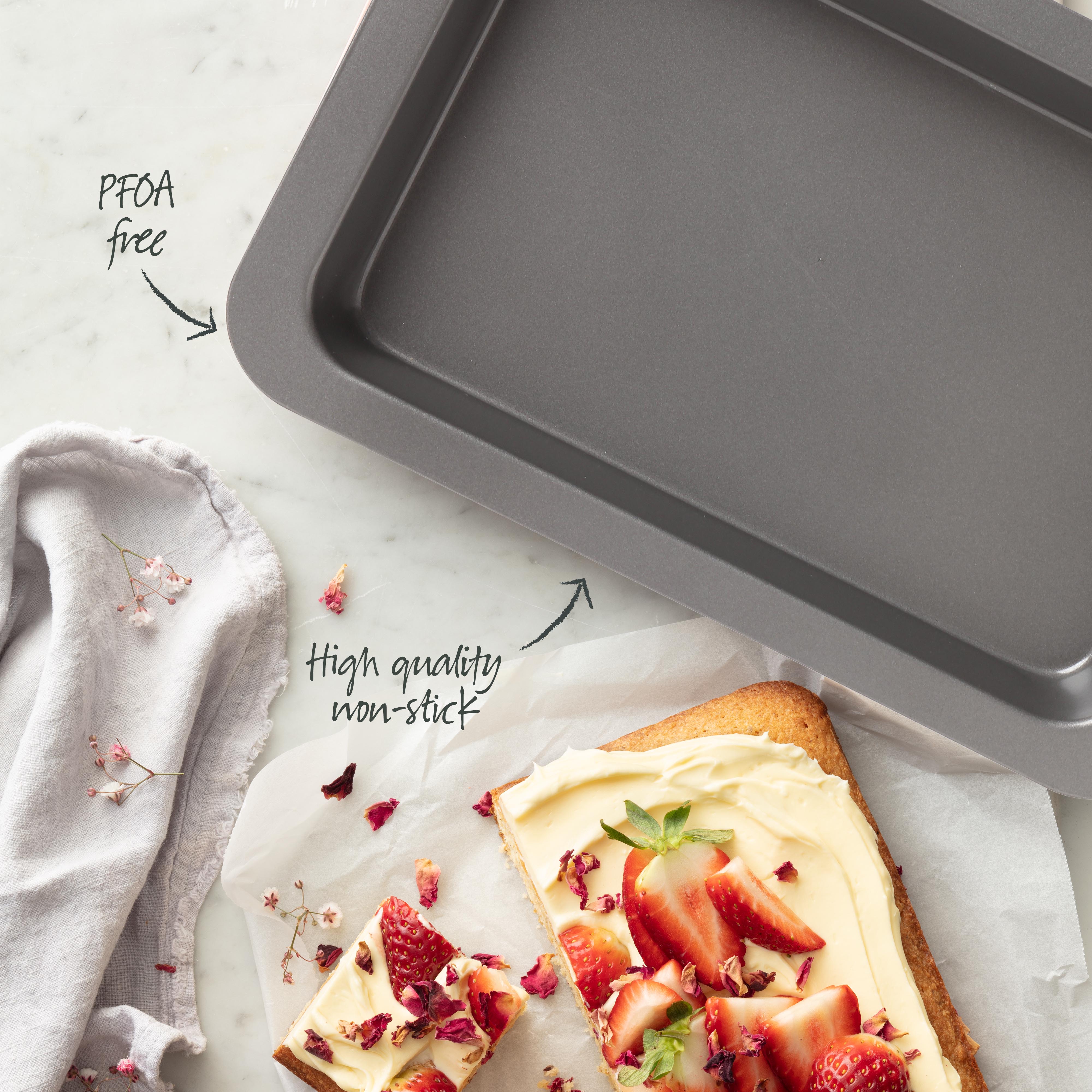 Nonstick Two-Tone Slice Pan - 9.5 Inch Baking Sheet for Perfect Cake Slices, Brownies & Bars - Ideal for Home Baking, Parties & Gift Giving