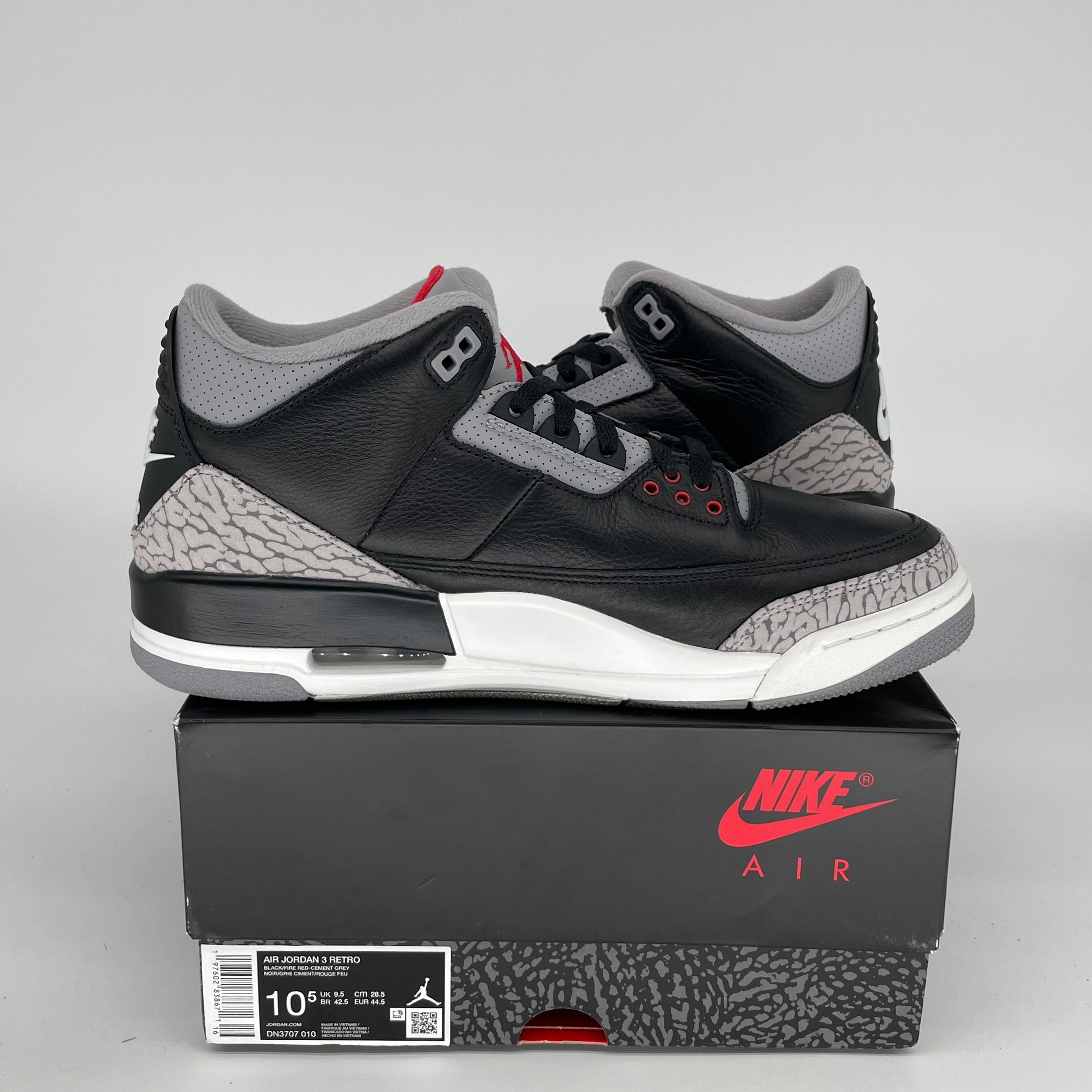Original Air Jordan 3 Retro 'Black Cement' Men's Basketball Shoes Size 10.5 (DN3707-010) - Classic Sneakers for Streetwear & Basketball Games