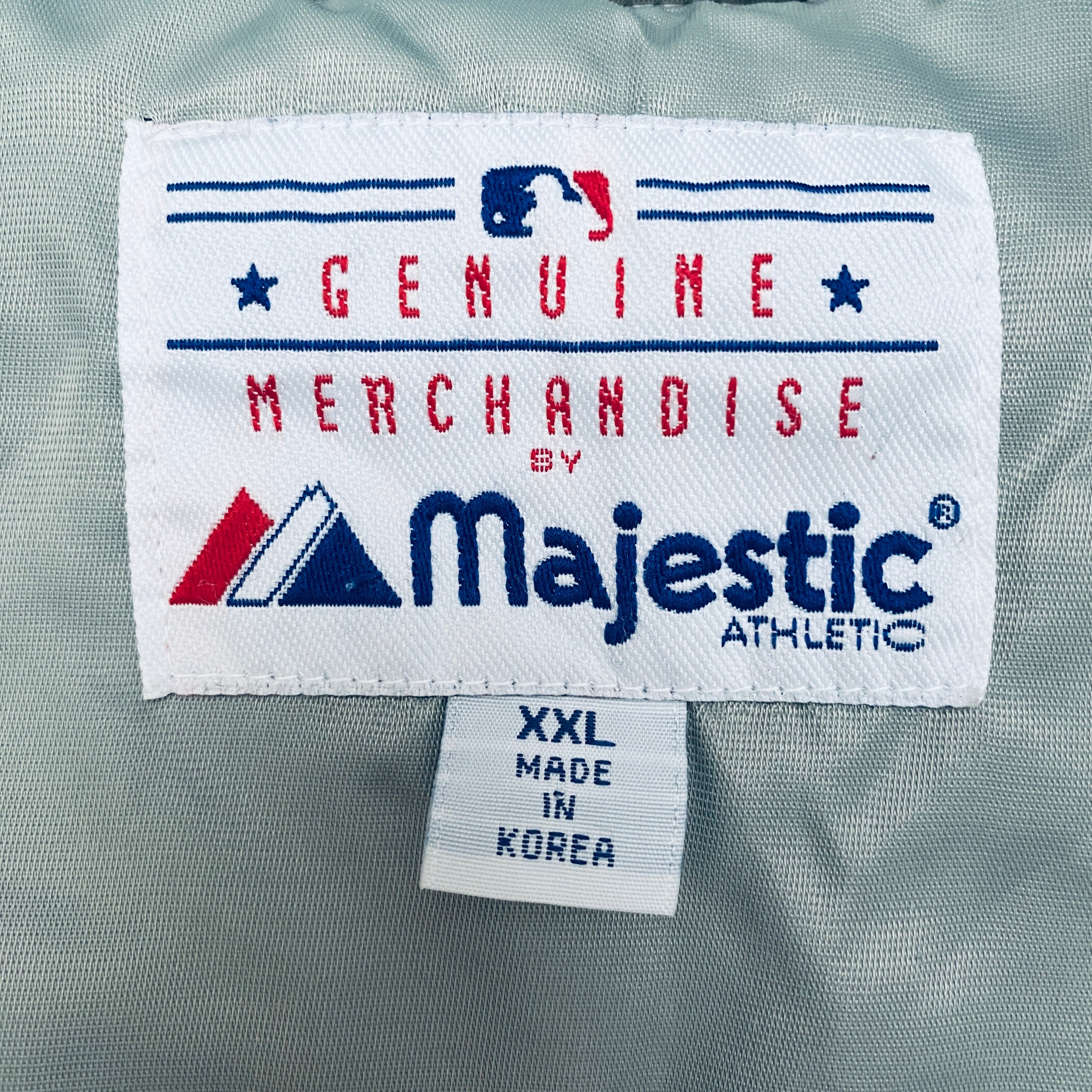 New York Yankees 2000s Majestic Satin Silver Stitched Spellout Bomber Jacket XXL - Vintage Baseball Outerwear for Game Day & Streetwear Fashion