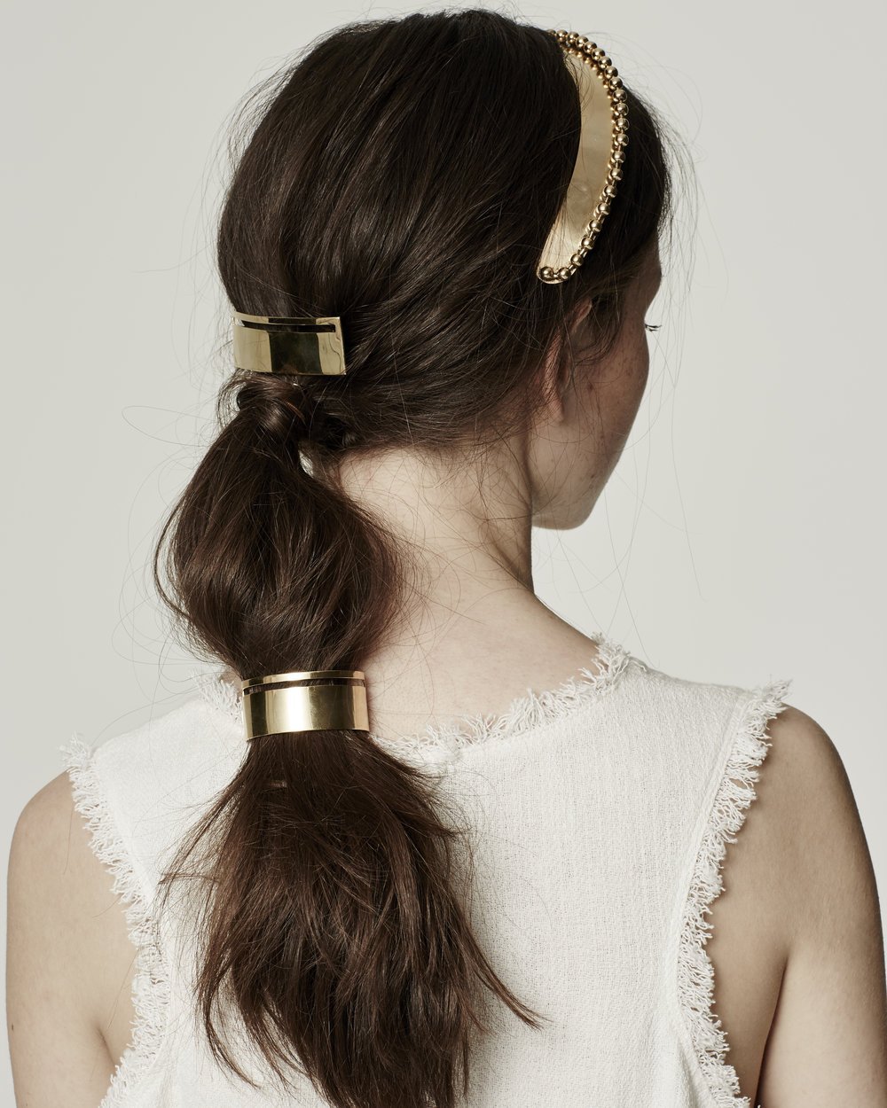 Stylish Glossy Ball Chain Wide Headband for Women - Fashion Hair Accessory for Parties, Workouts, and Everyday Wear