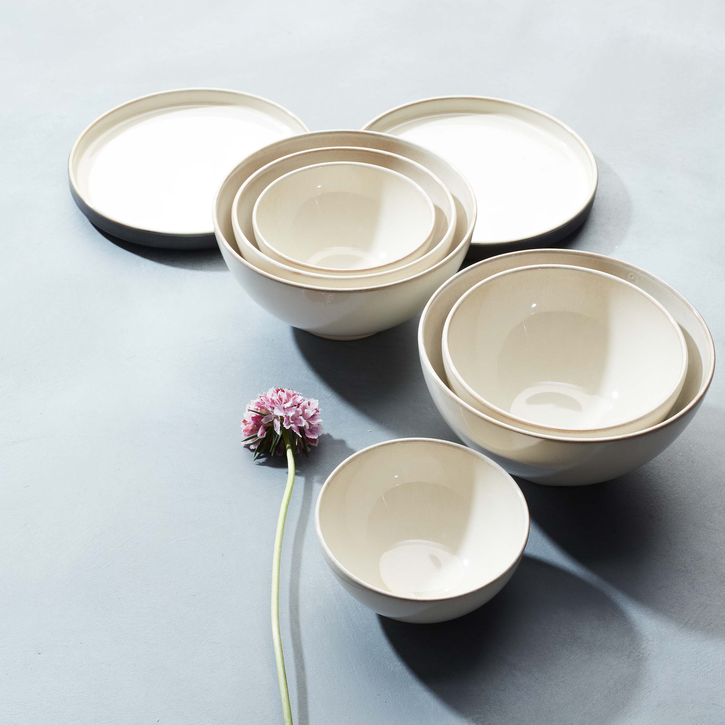 Luna White 8-Piece Dinnerware Set - Porcelain Plates, Bowls & Mugs - Elegant Dinner Set for Home, Restaurant & Party Use